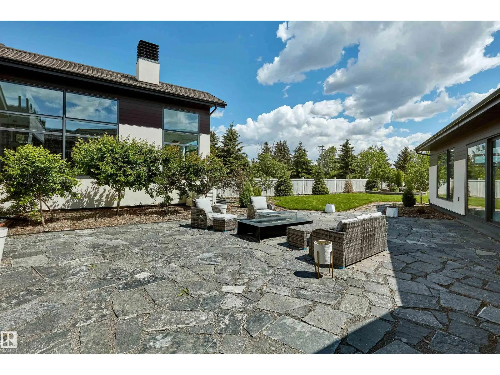 46 KINGSFORD CR