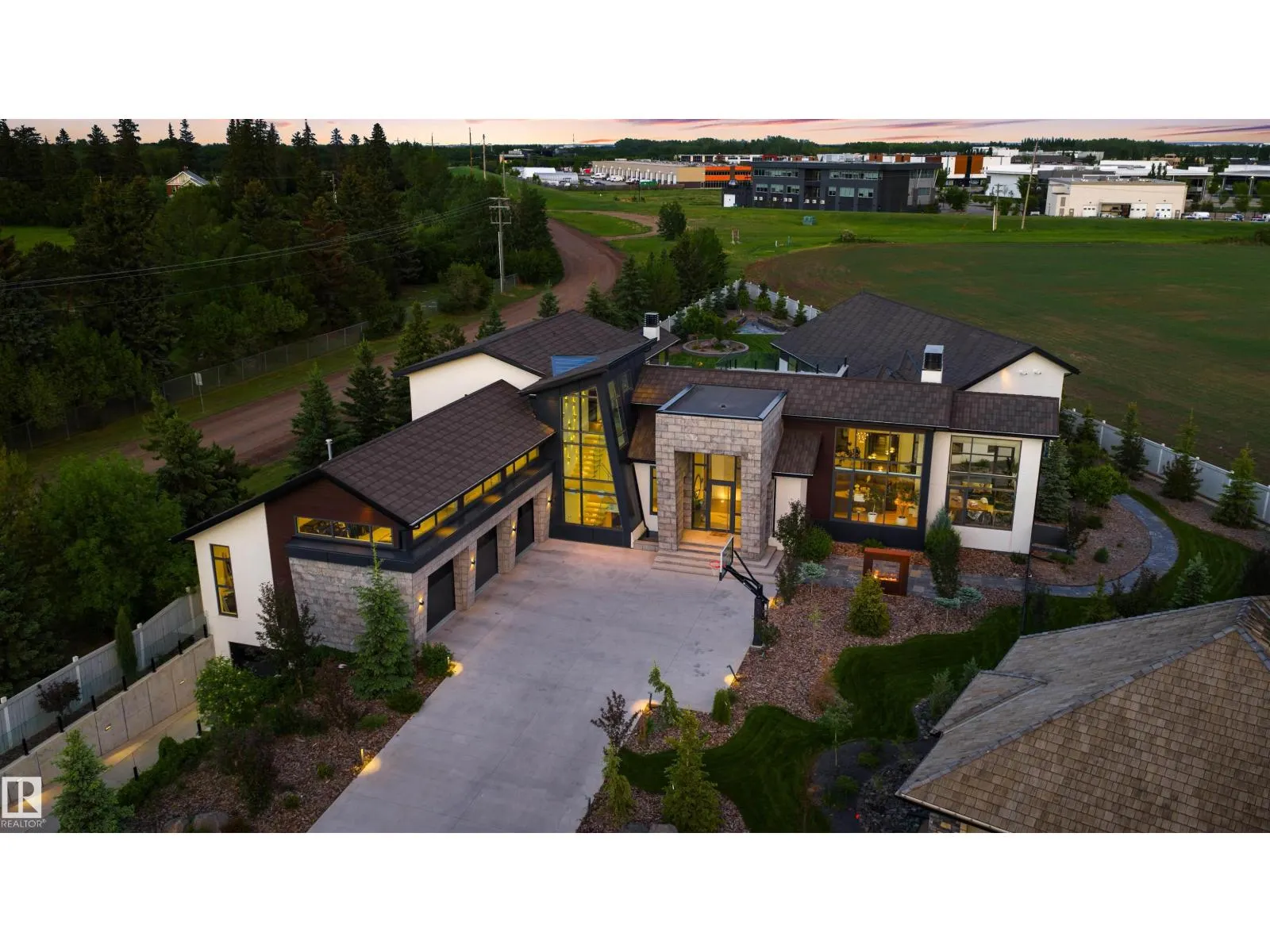 46 KINGSFORD CR