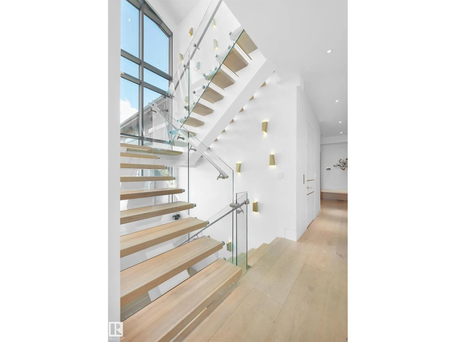 46 KINGSFORD CR