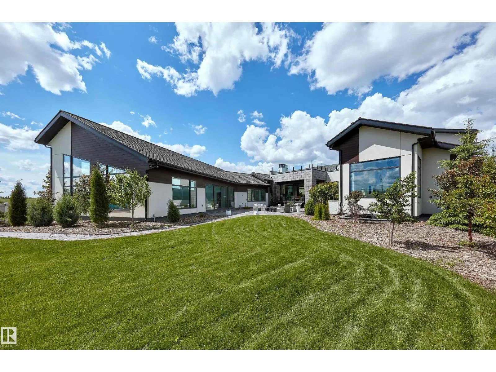 46 KINGSFORD CR