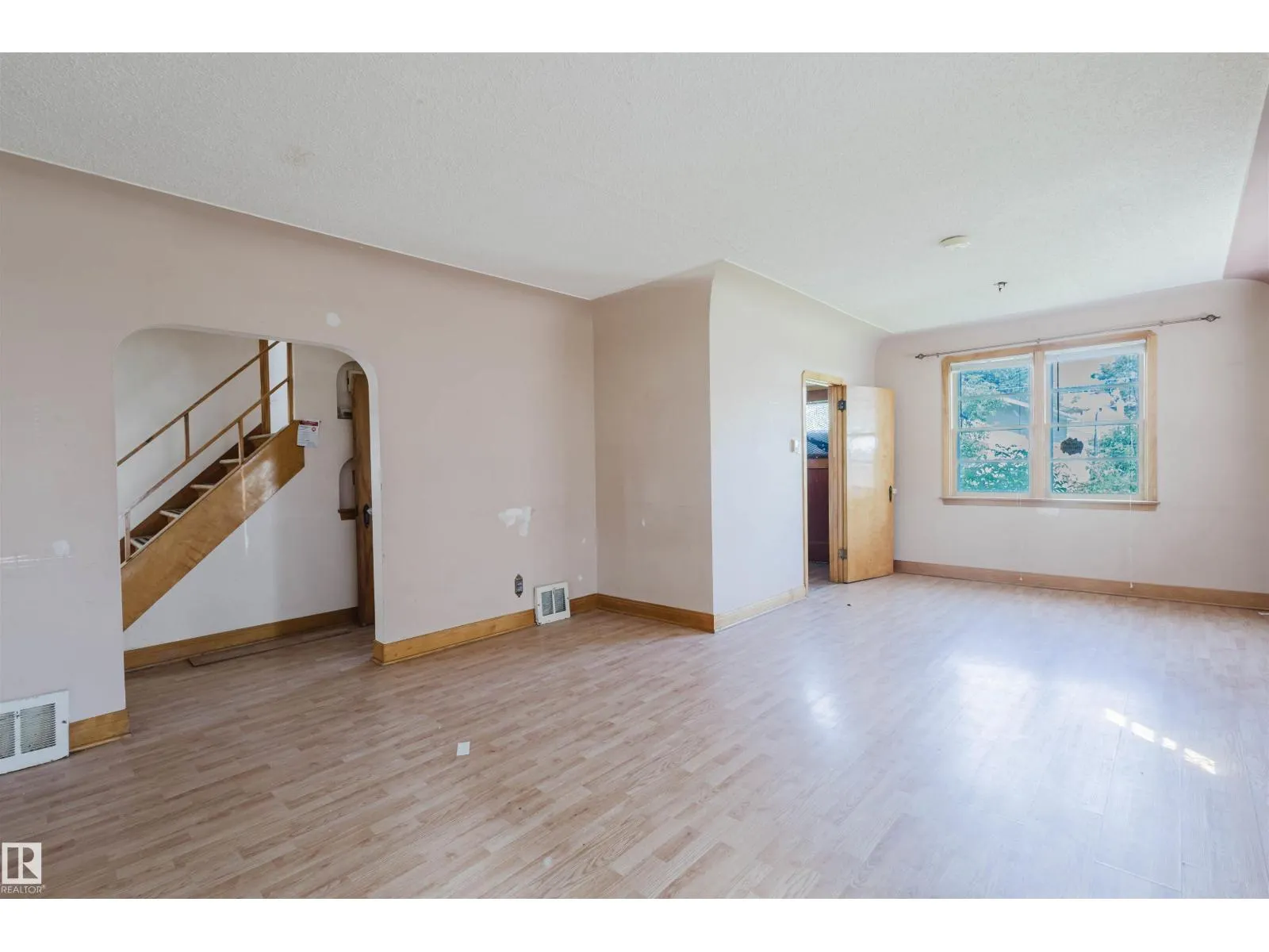 10827 111 ST NW