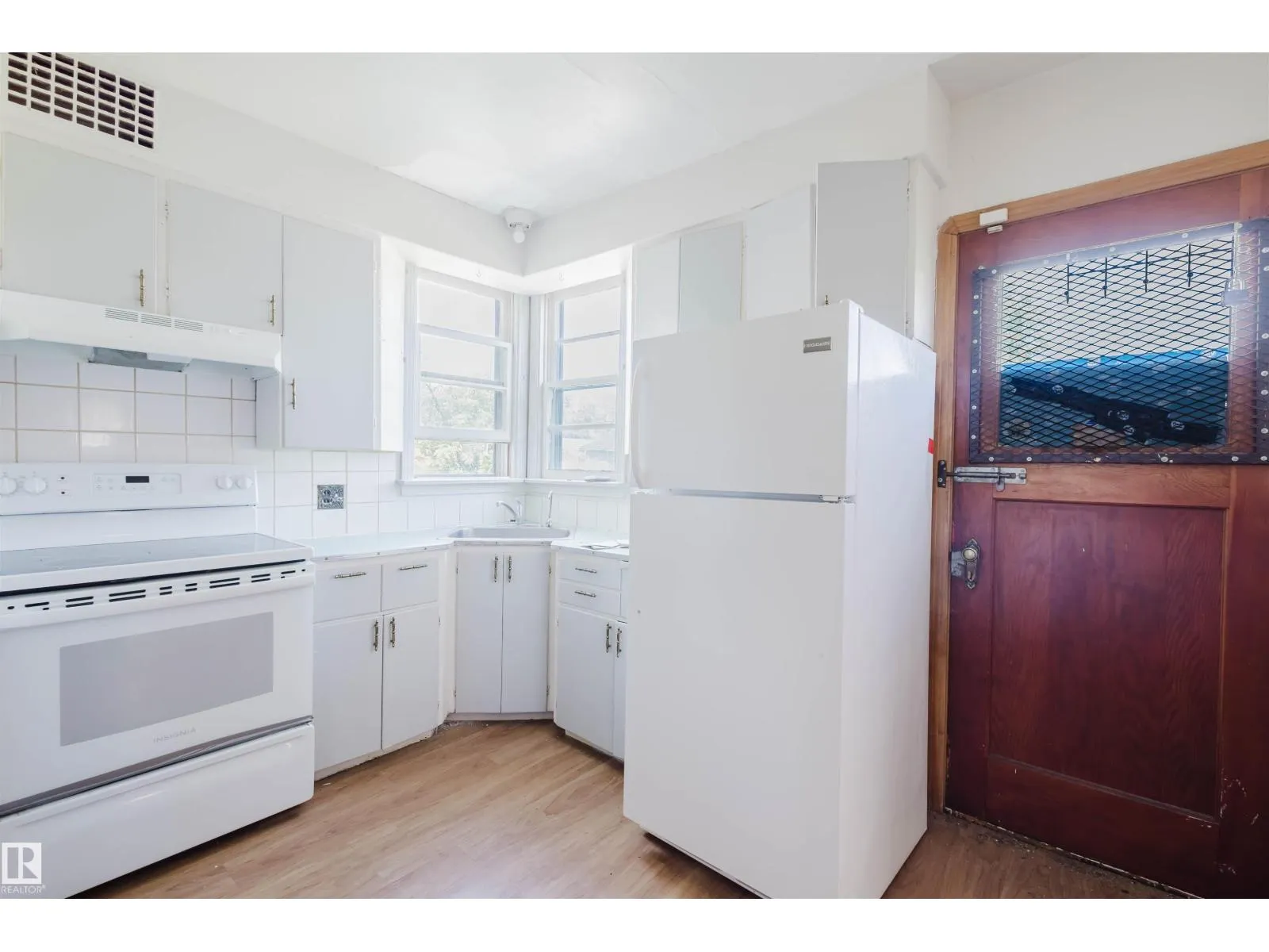 10827 111 ST NW