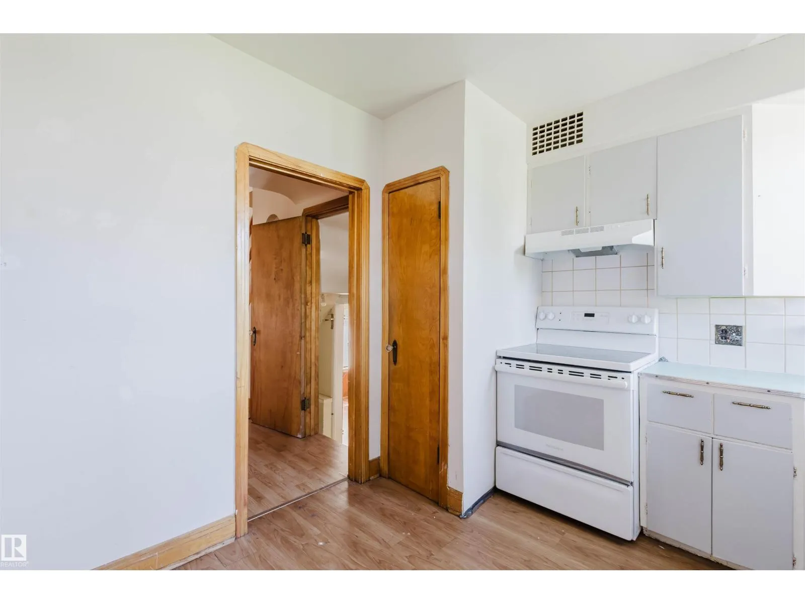 10827 111 ST NW