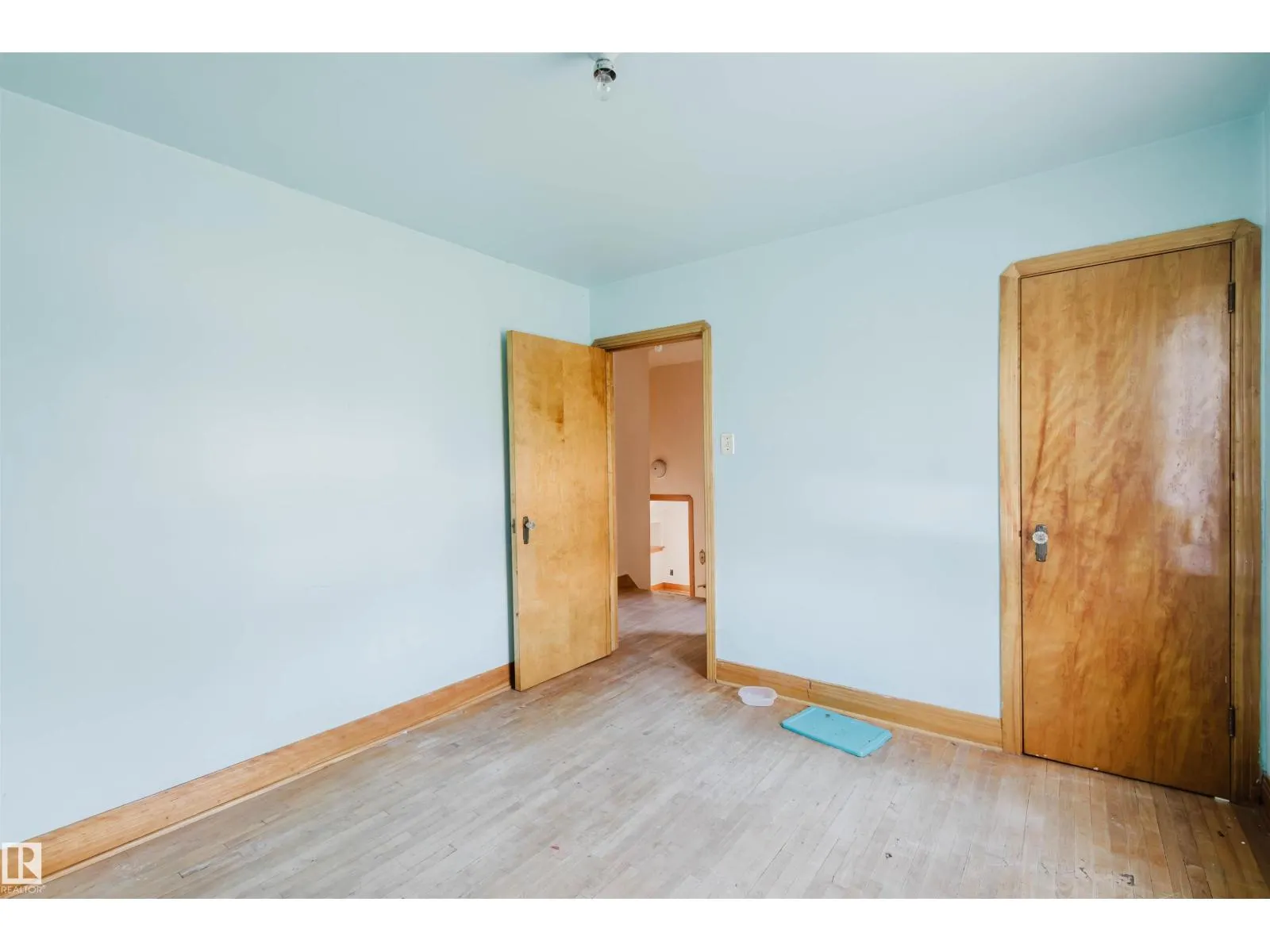 10827 111 ST NW
