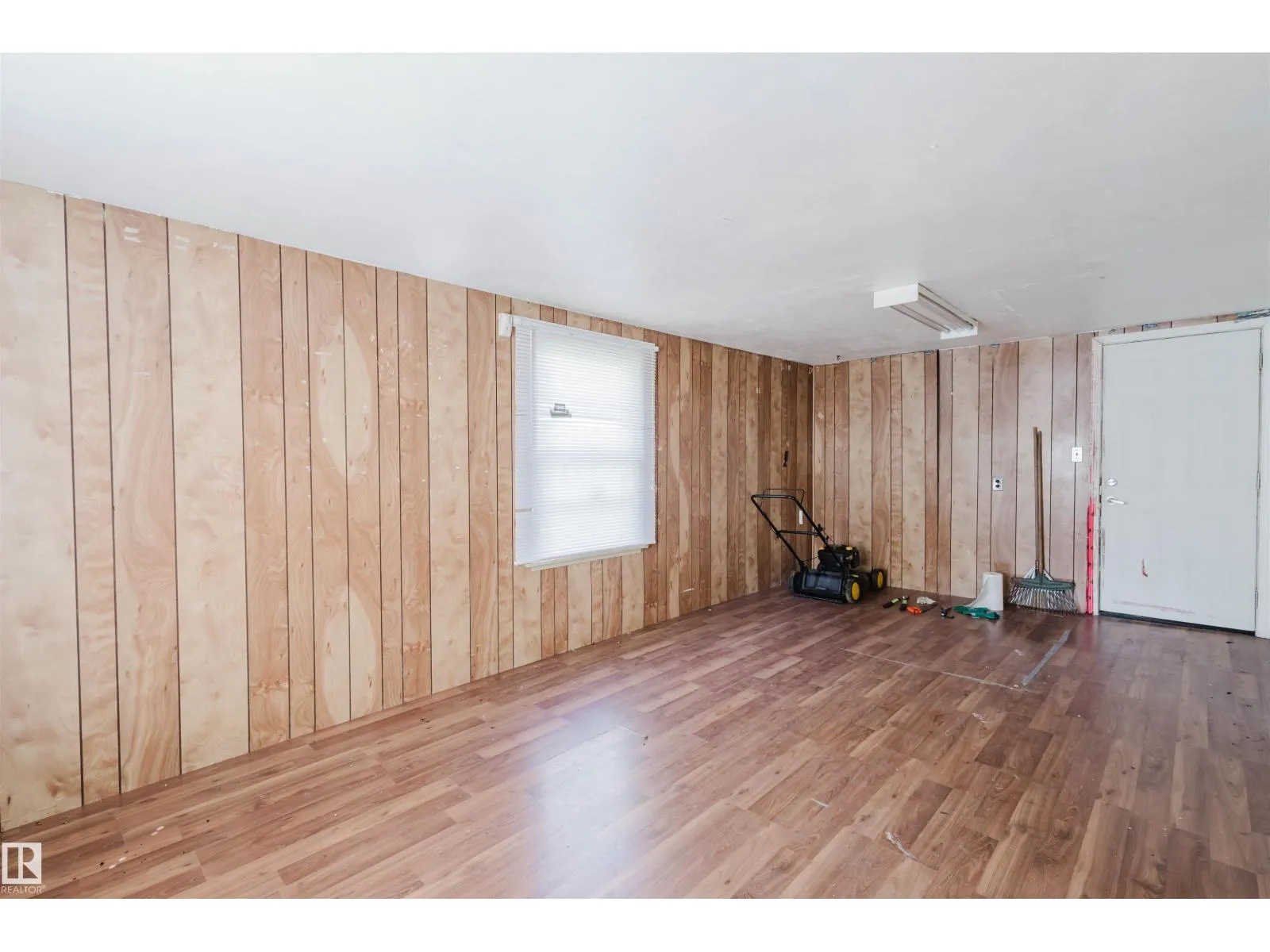 10827 111 ST NW