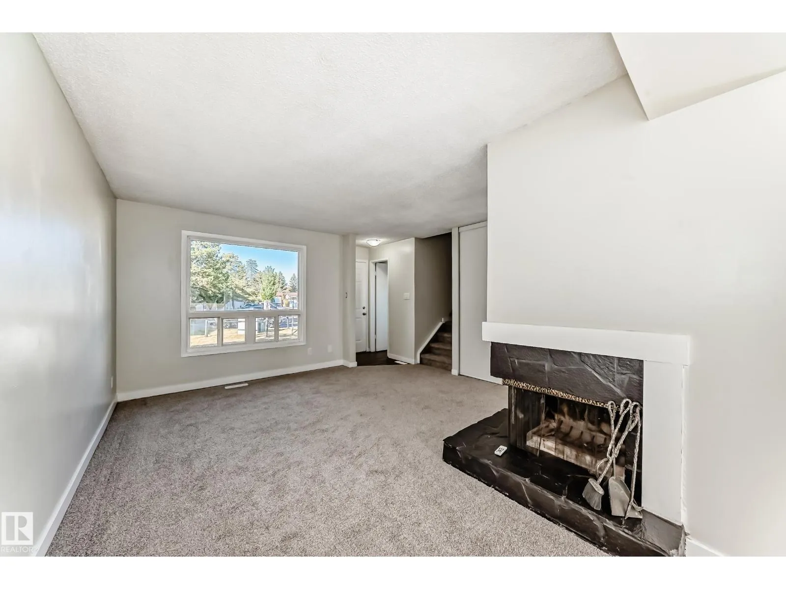 #17 1651 46 ST NW