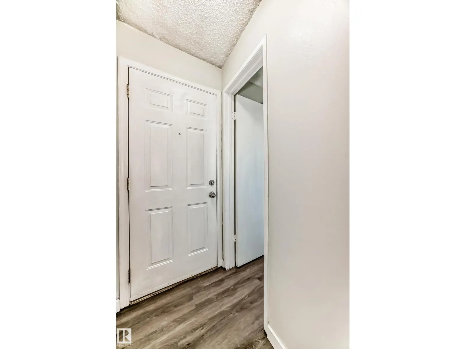 #17 1651 46 ST NW