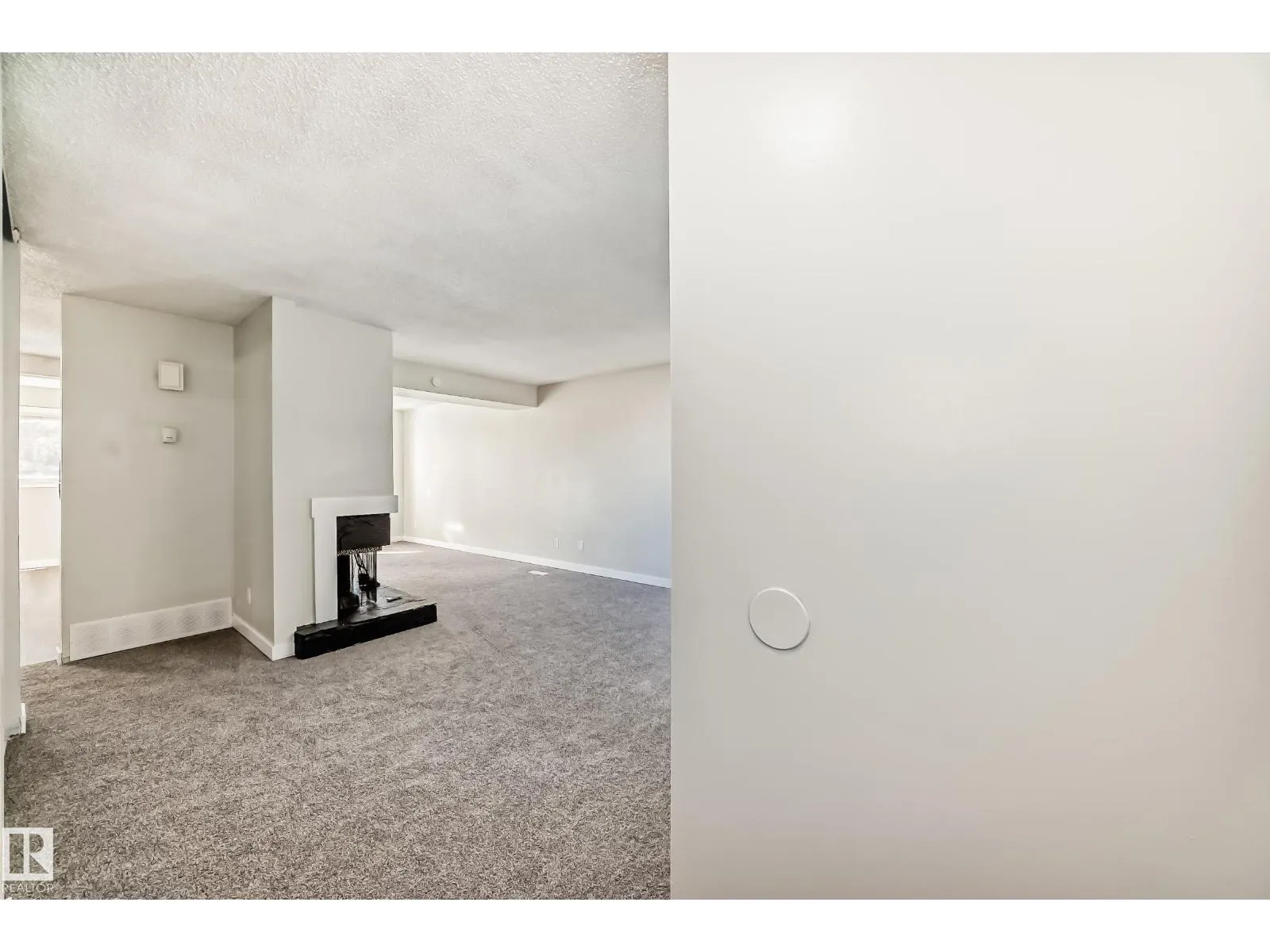 #17 1651 46 ST NW