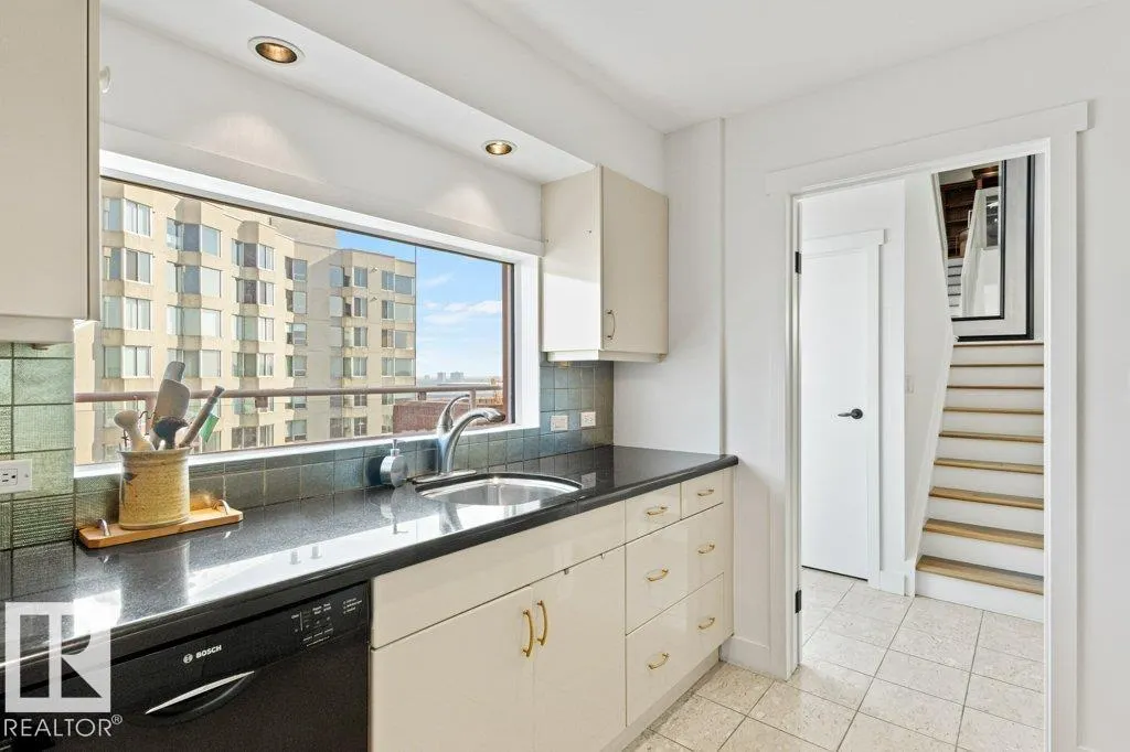 #1701 10010 119 ST NW