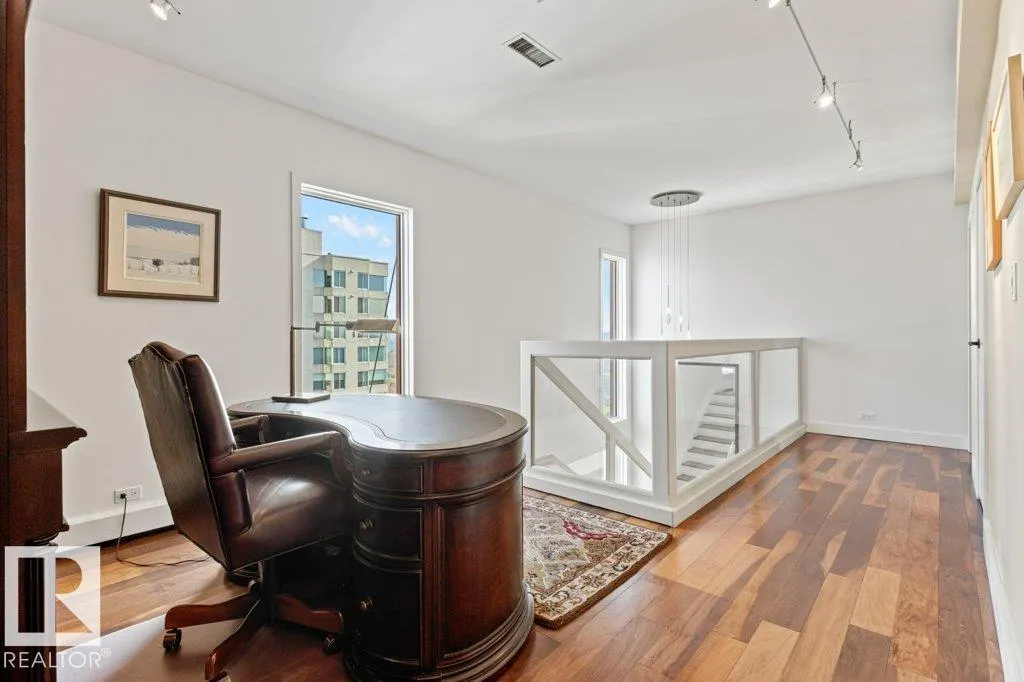 #1701 10010 119 ST NW