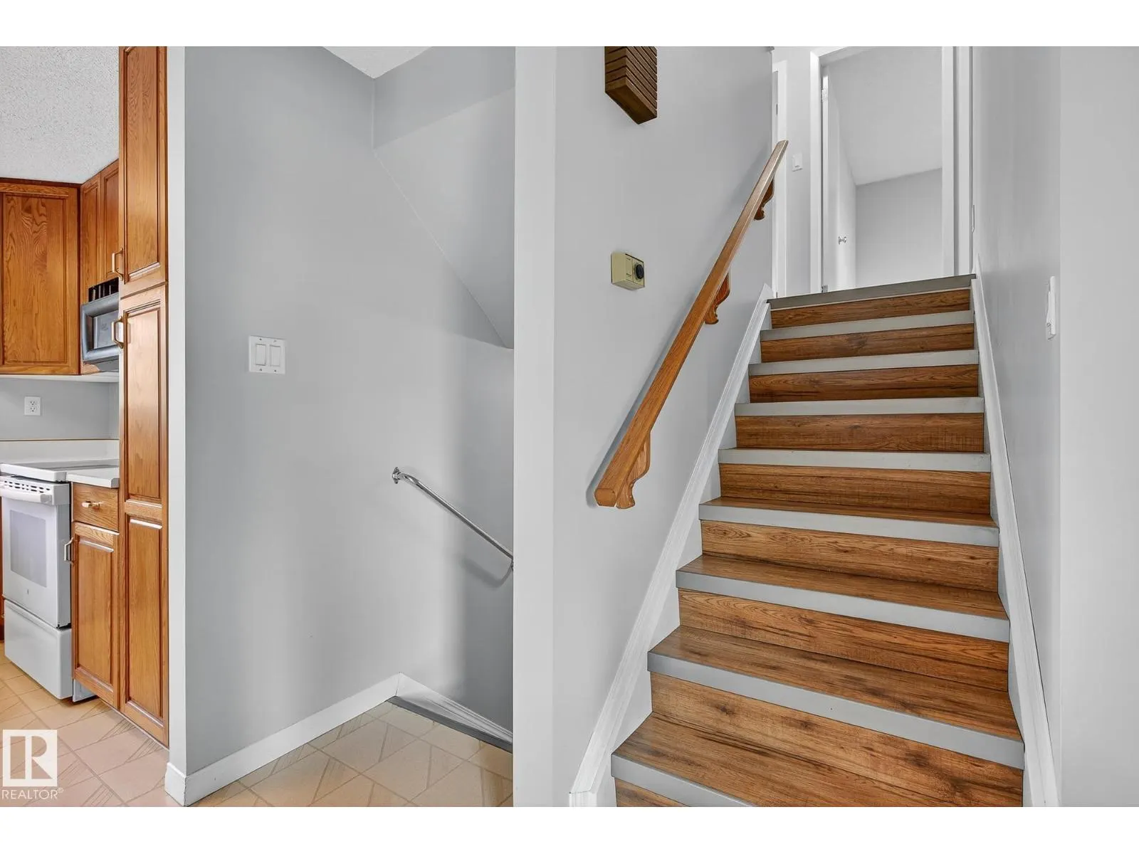 8012 172 ST NW