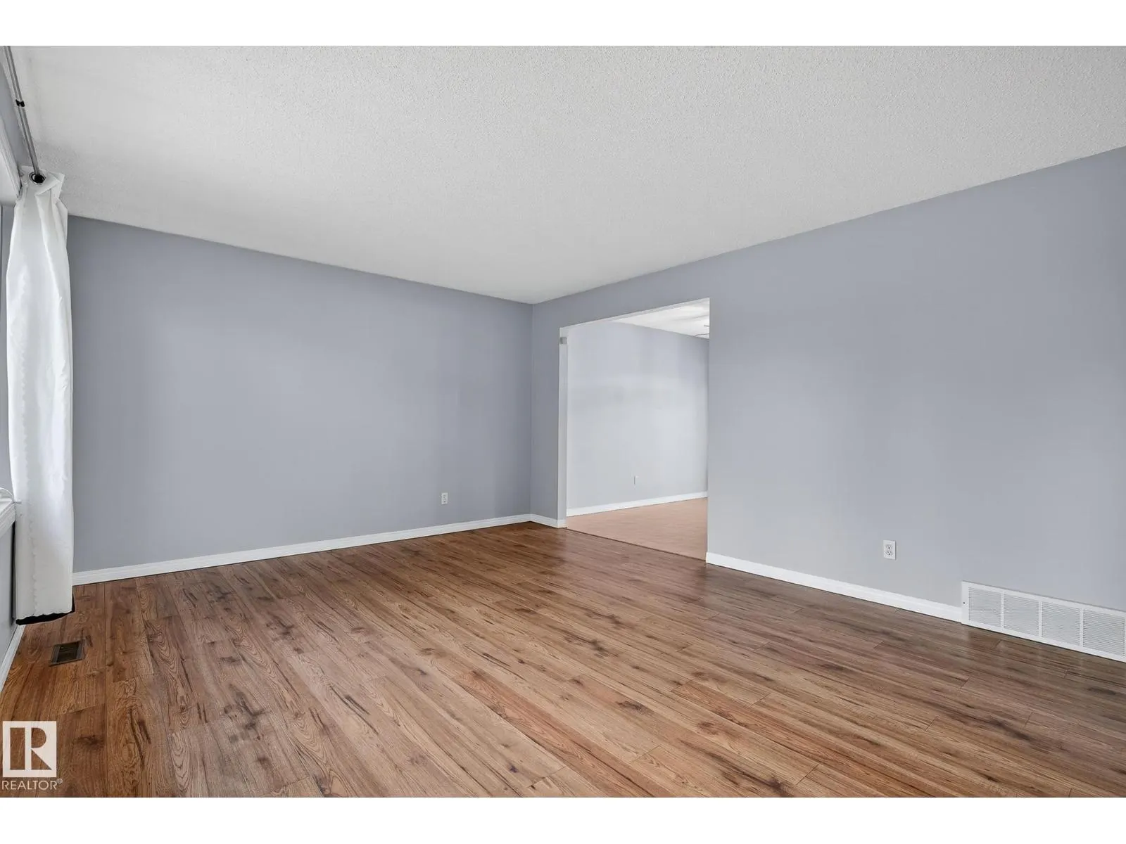 8012 172 ST NW