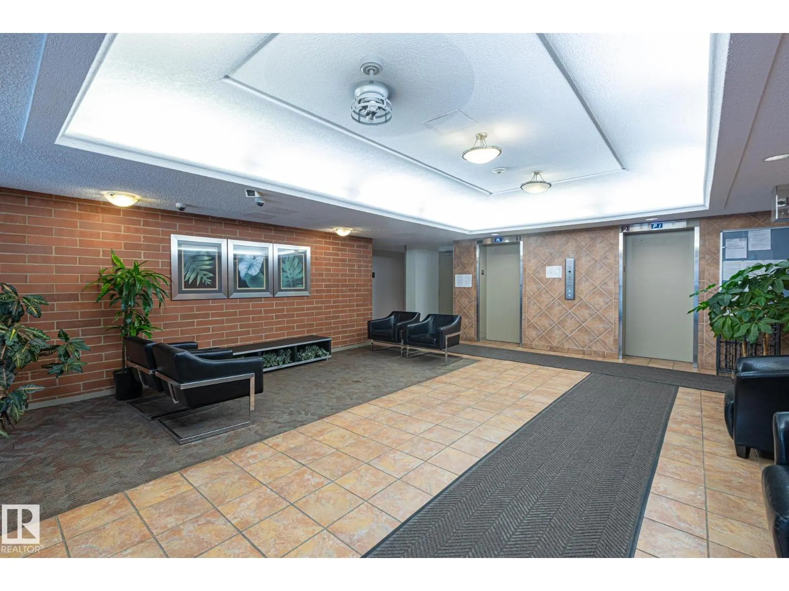 #905 9917 110 ST NW