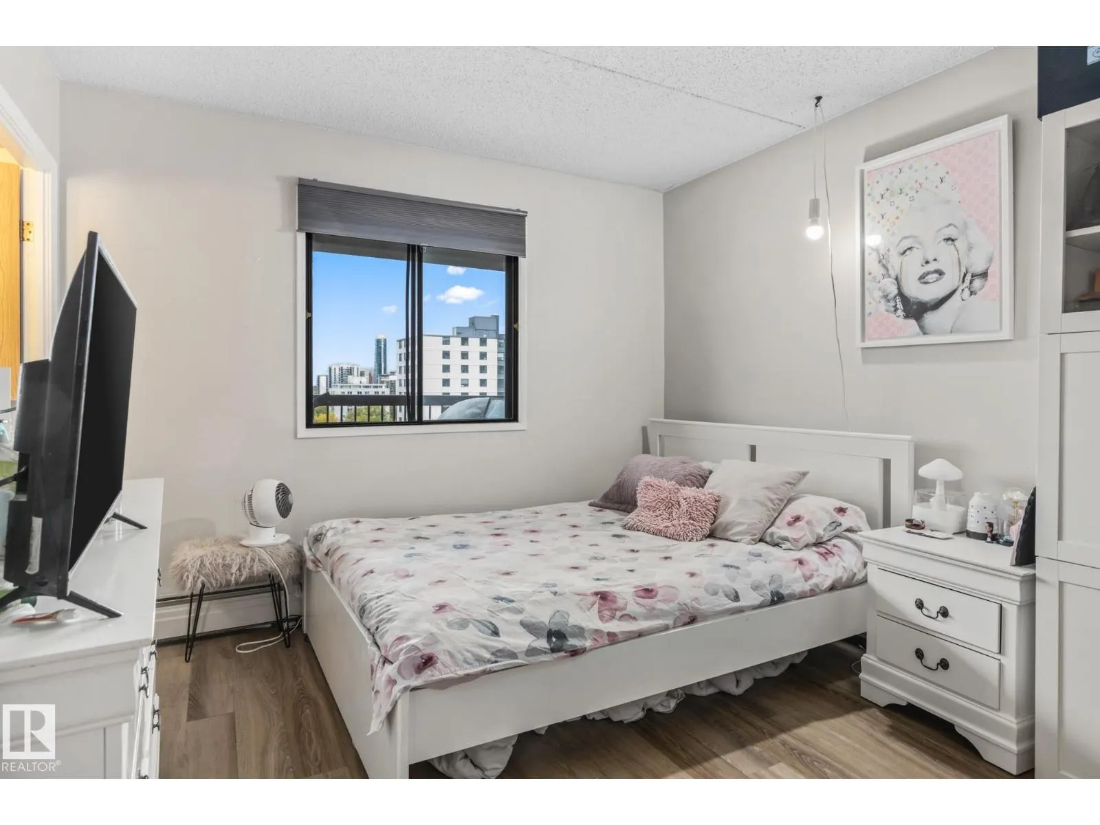 #905 9917 110 ST NW