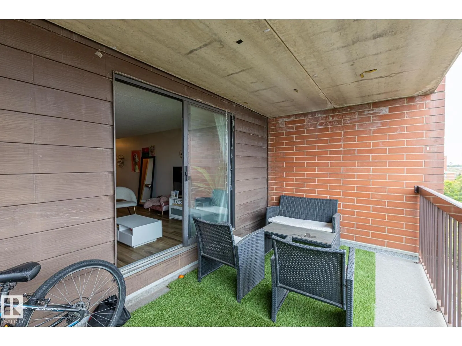 #905 9917 110 ST NW