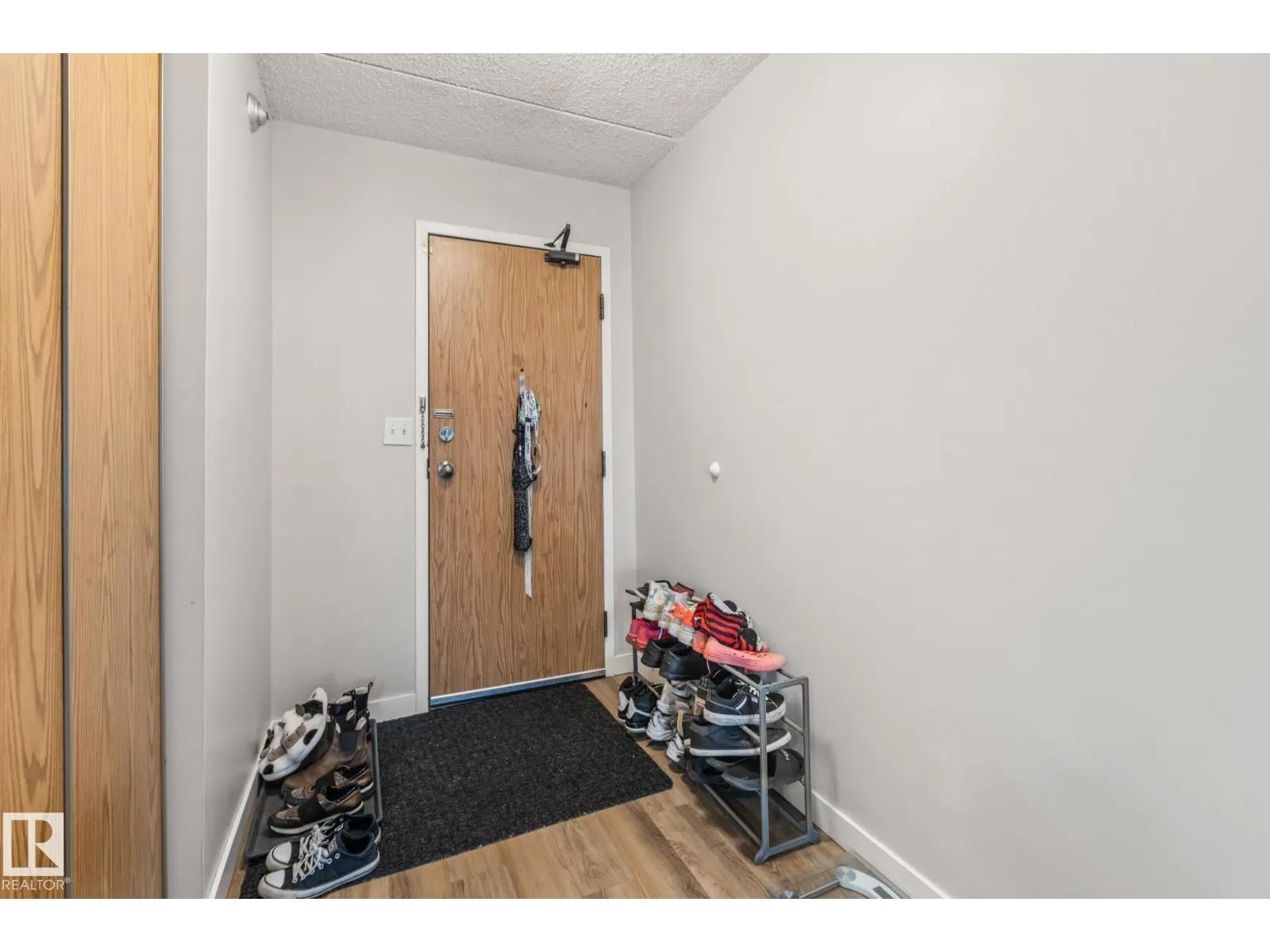 #905 9917 110 ST NW