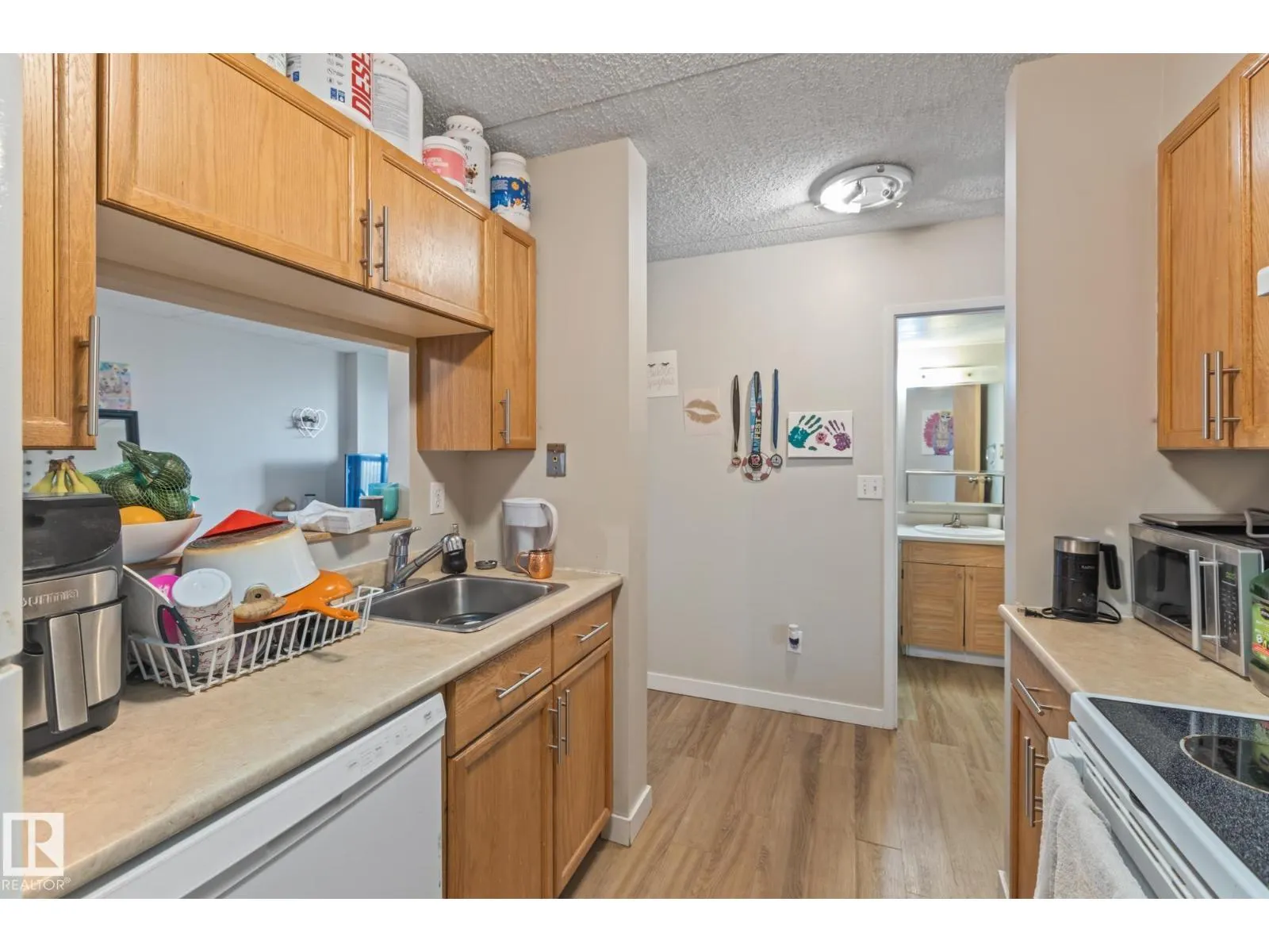 #905 9917 110 ST NW
