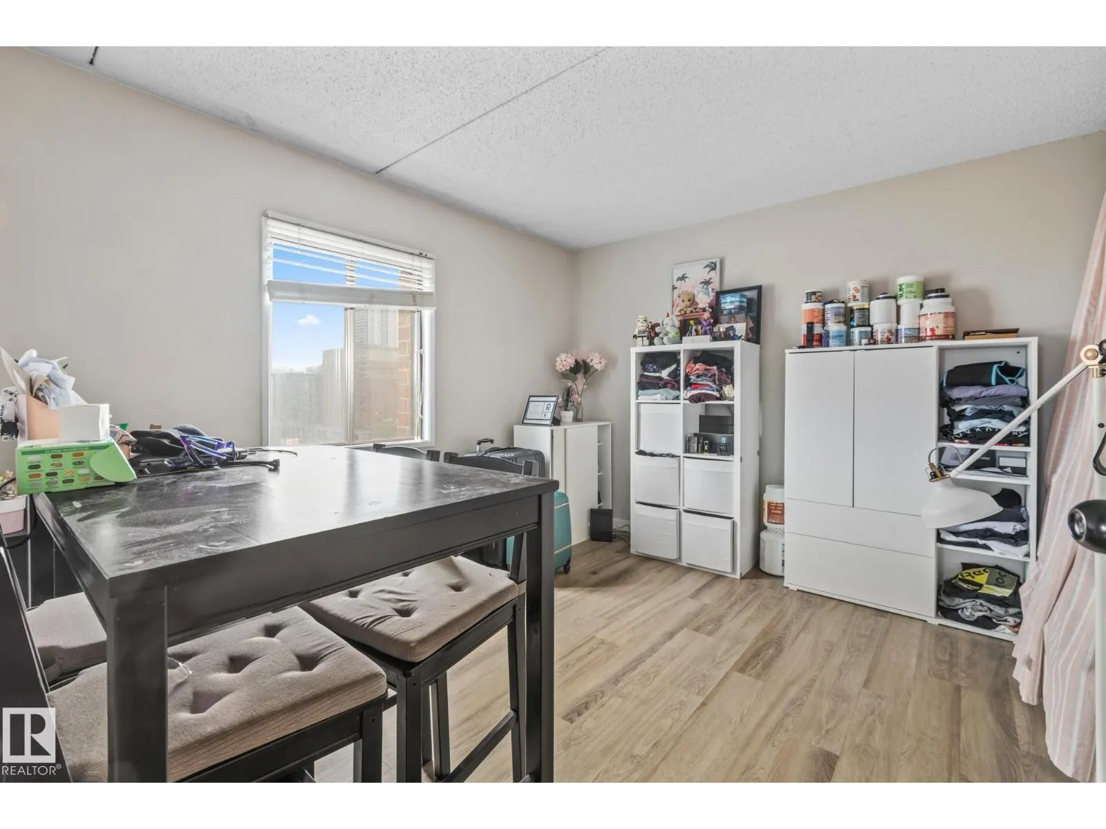#905 9917 110 ST NW