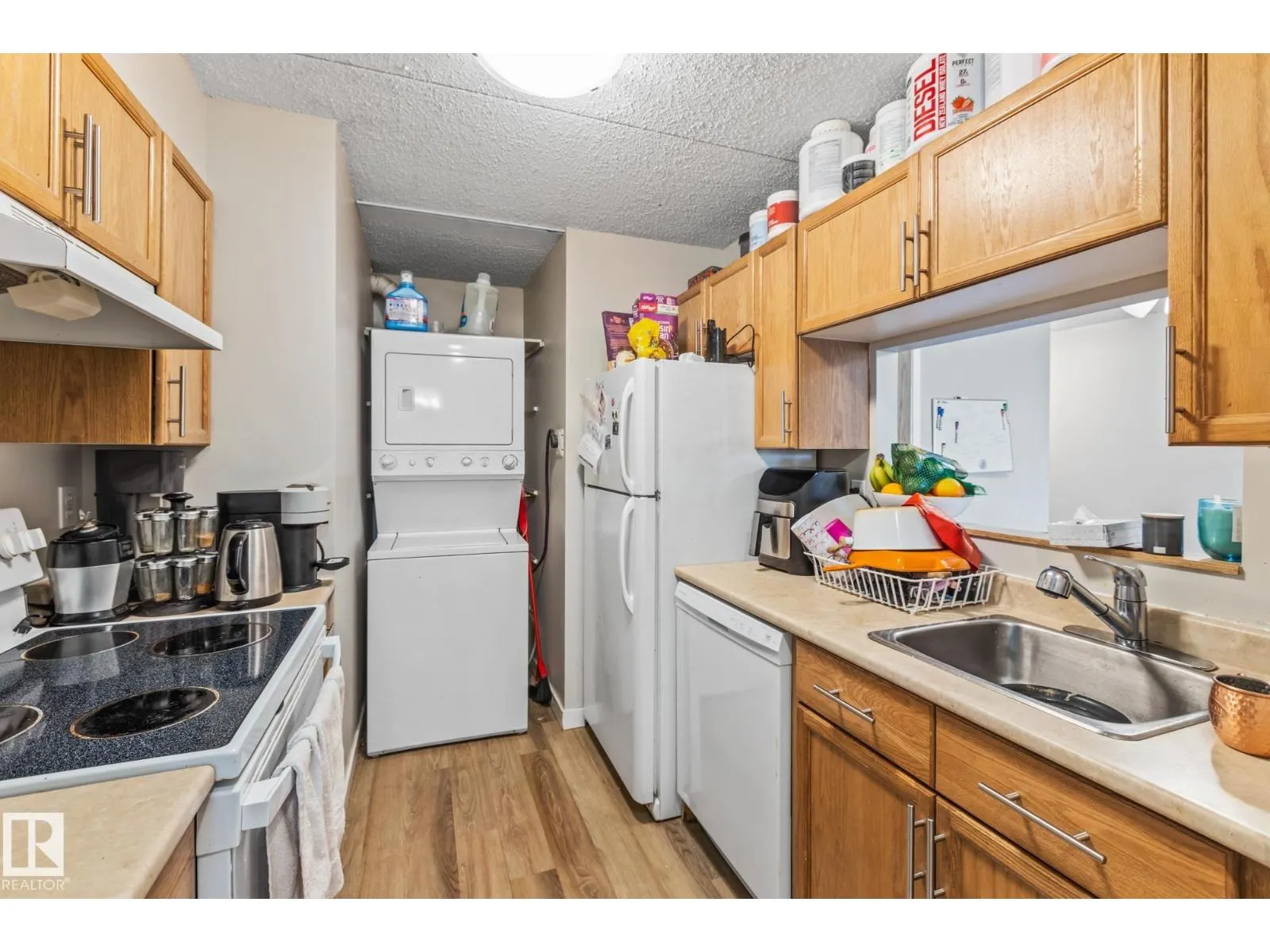 #905 9917 110 ST NW