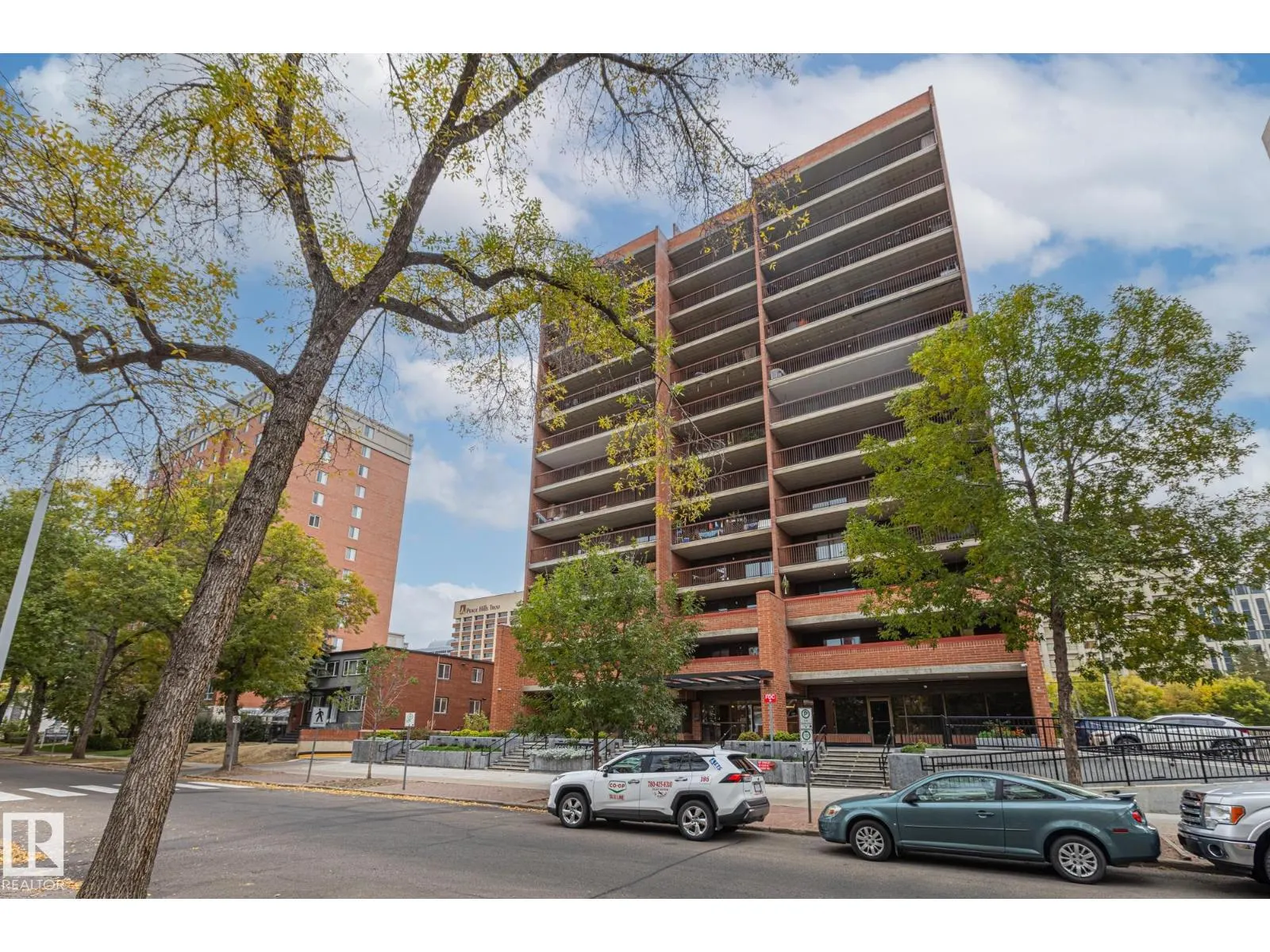 #905 9917 110 ST NW