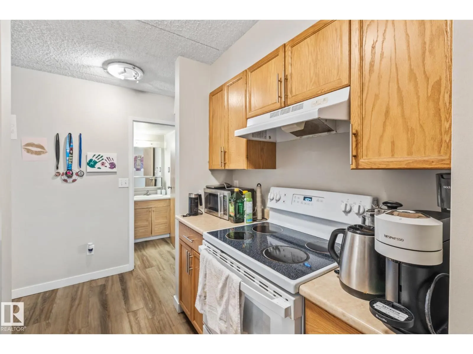 #905 9917 110 ST NW