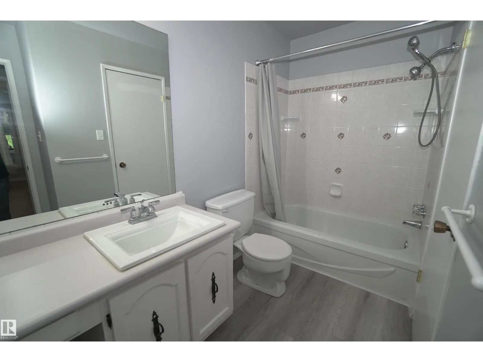 245 SURREY GARDENS GD NW