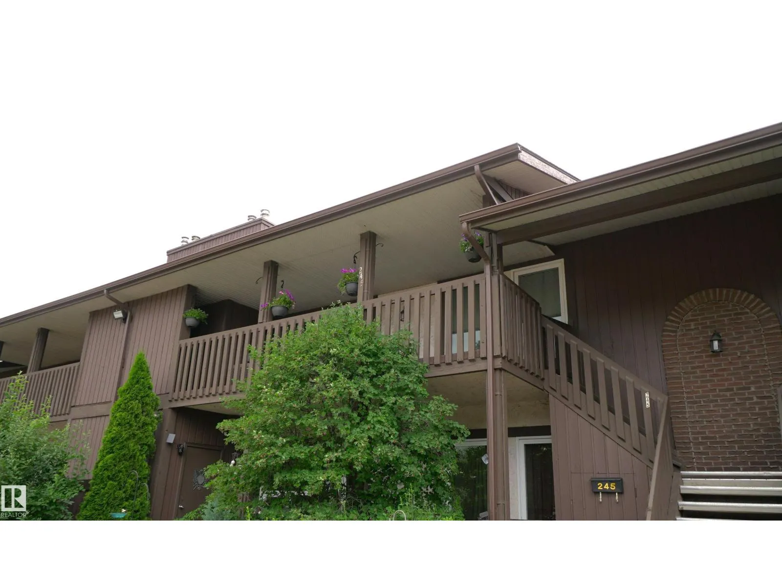 245 SURREY GARDENS GD NW