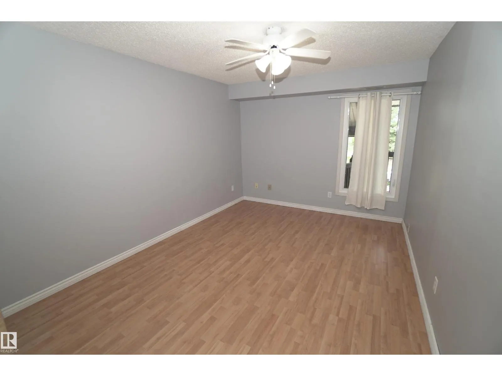 245 SURREY GARDENS GD NW