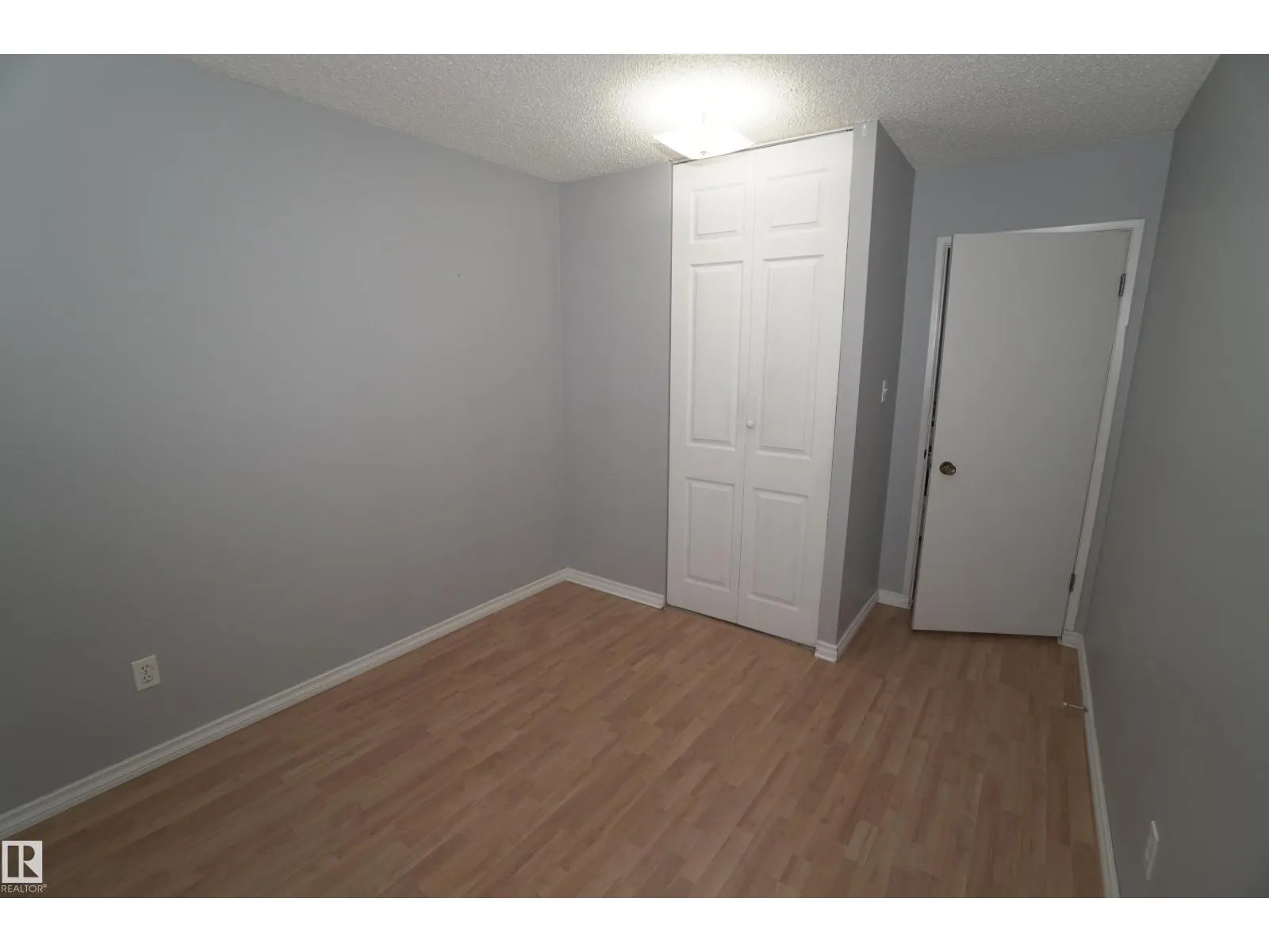 245 SURREY GARDENS GD NW
