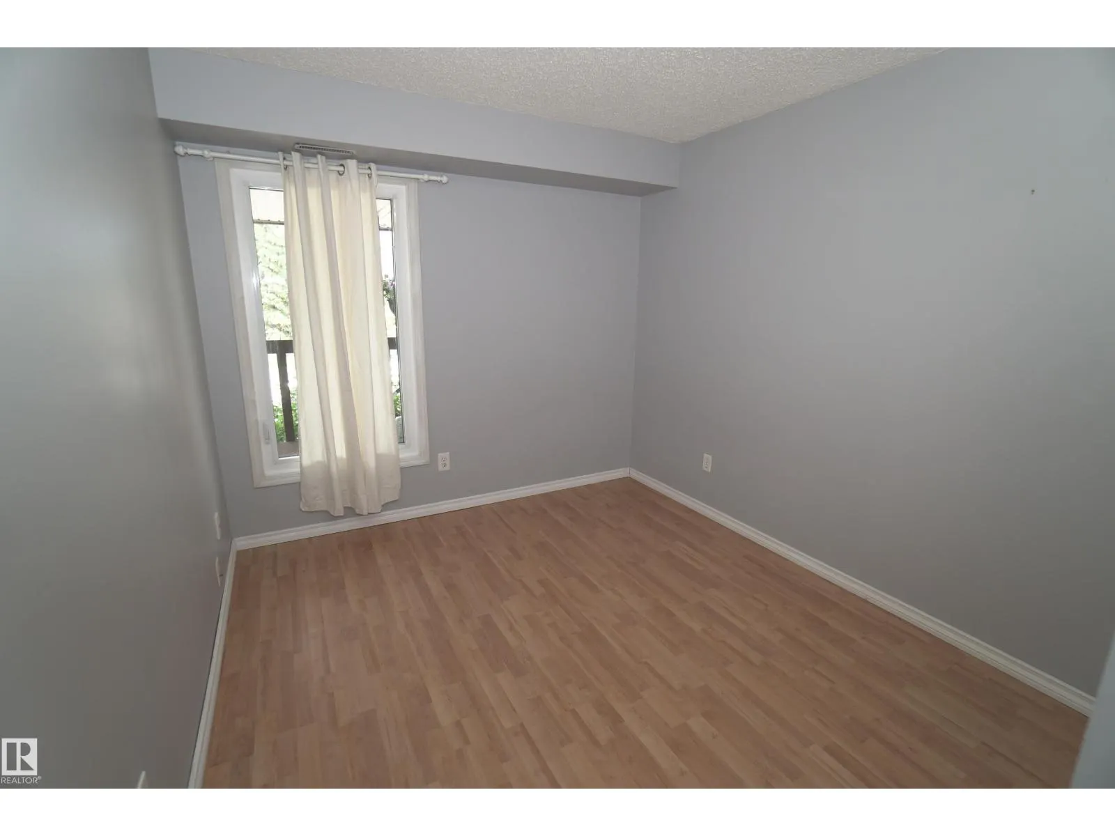 245 SURREY GARDENS GD NW