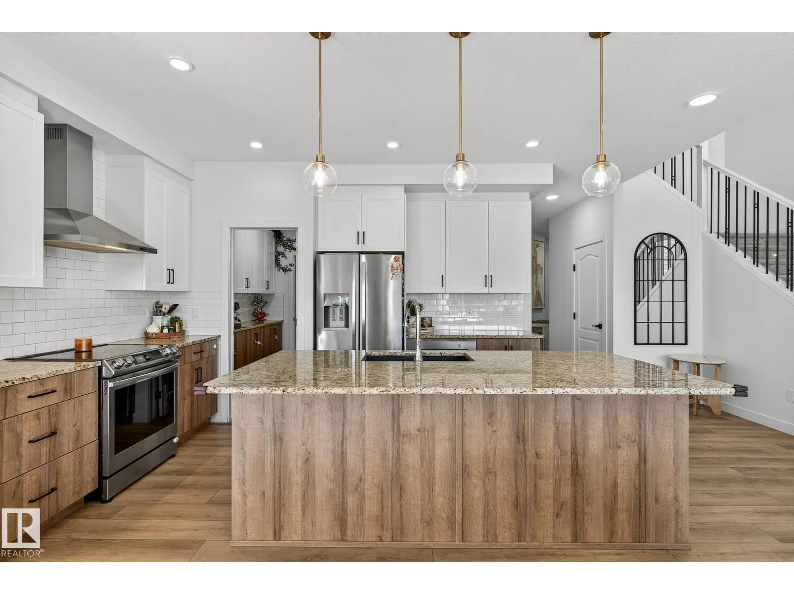 9219 183 AV NW