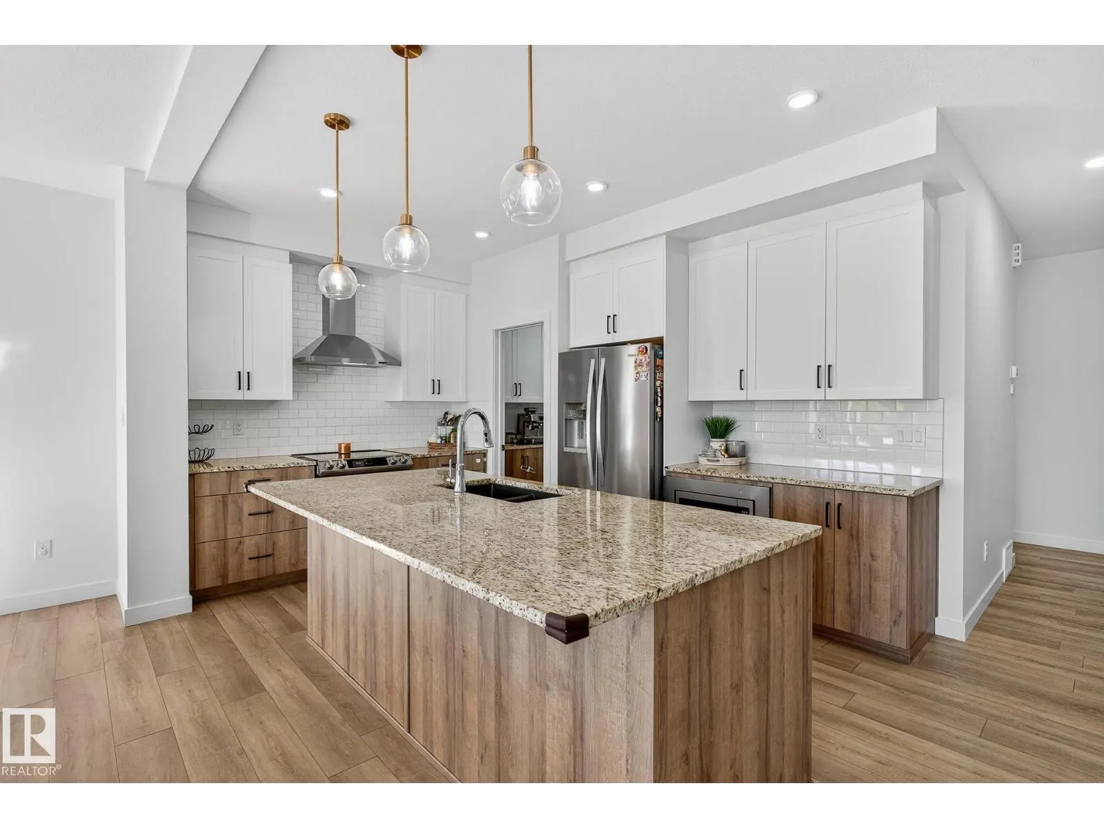 9219 183 AV NW