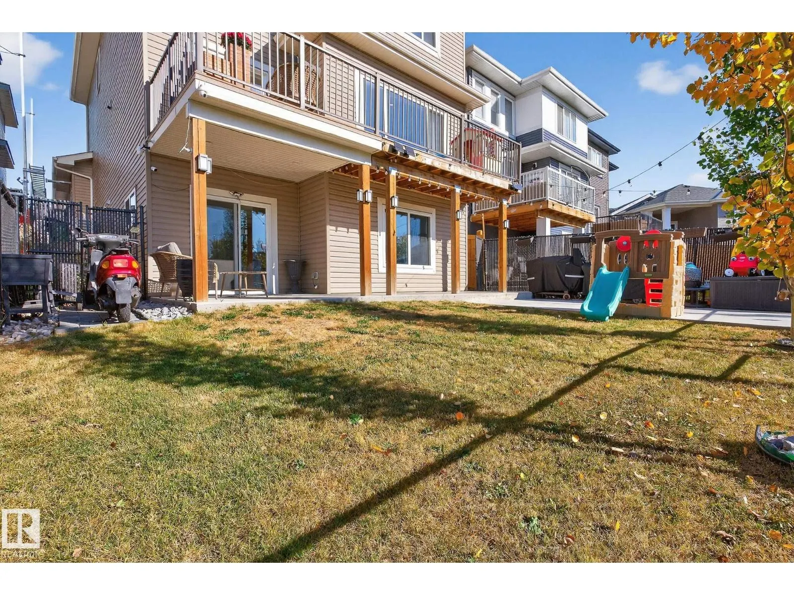 9219 183 AV NW
