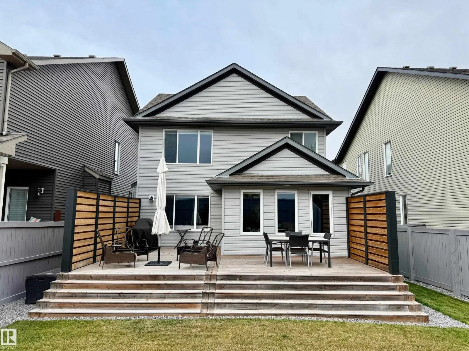 122 SUNTERRA WY