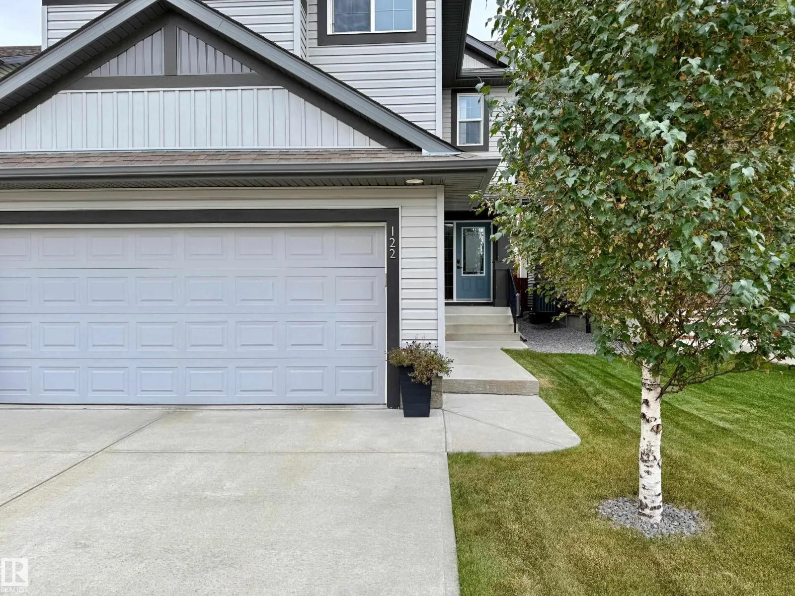 122 SUNTERRA WY