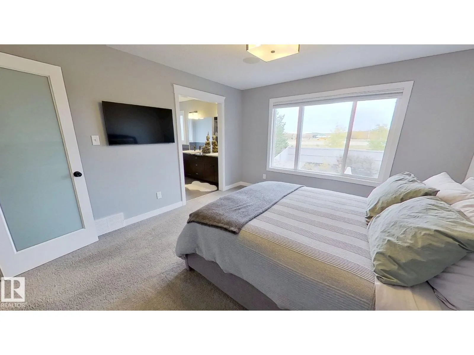 122 SUNTERRA WY