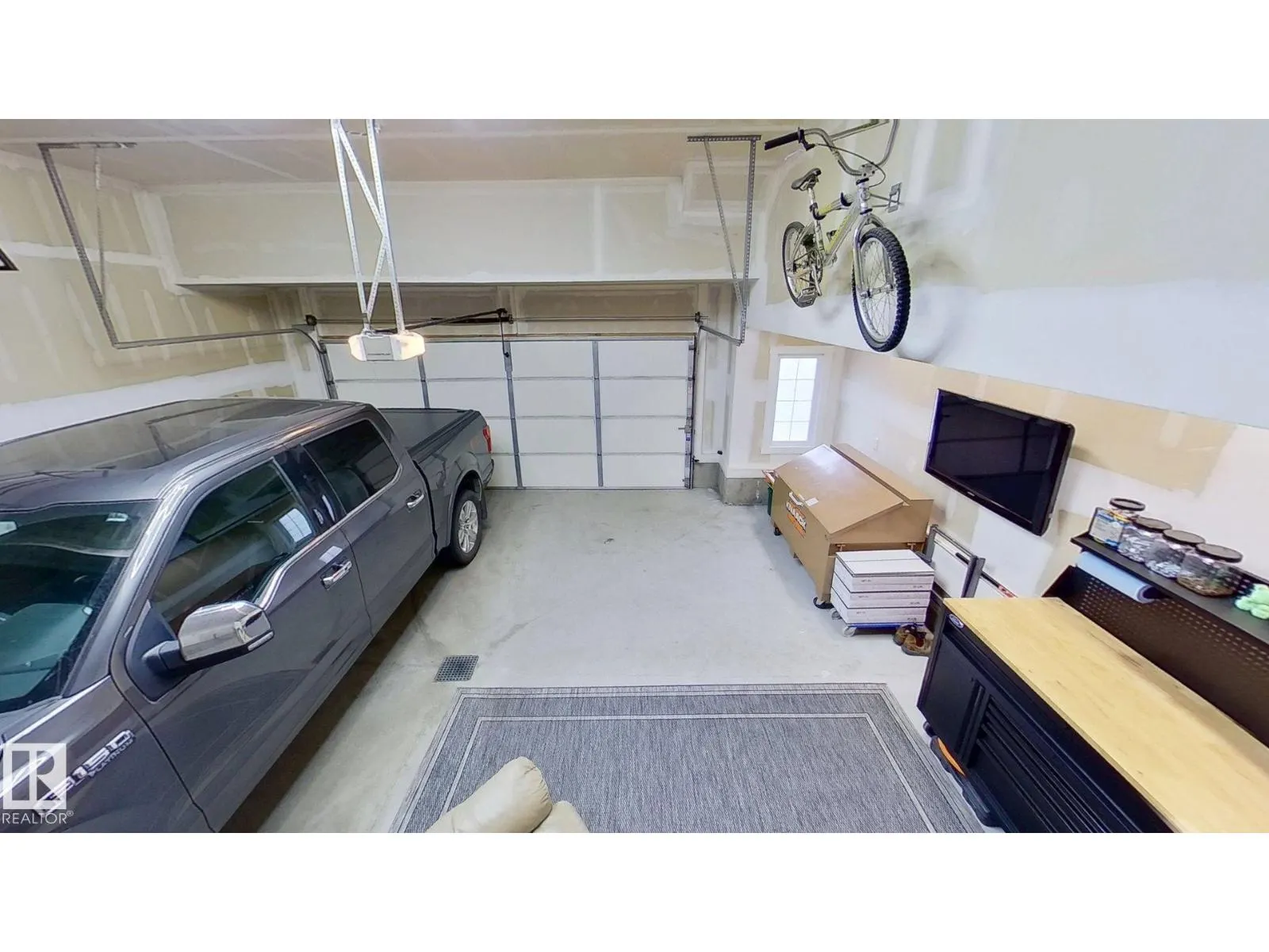 122 SUNTERRA WY