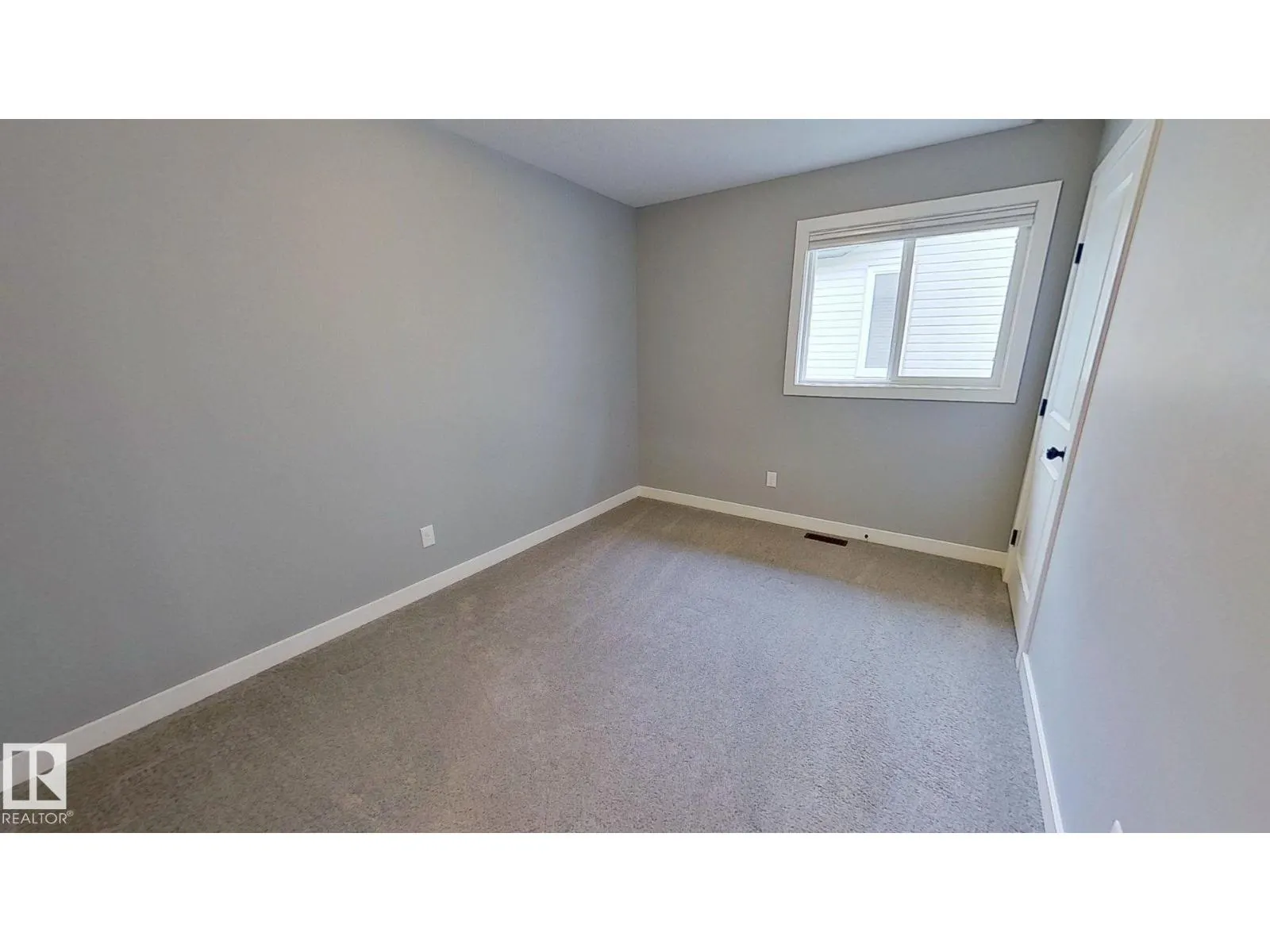 122 SUNTERRA WY