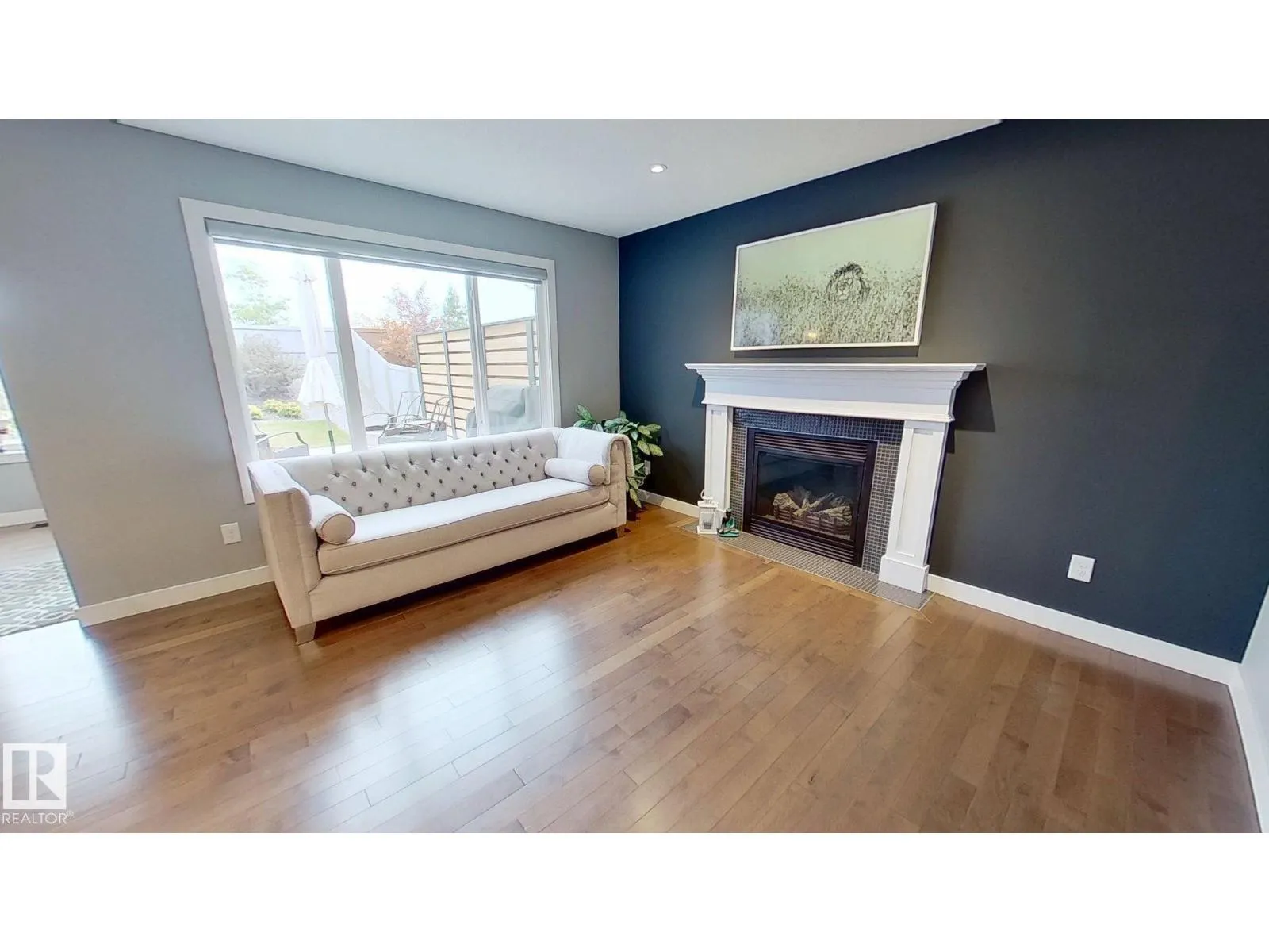 122 SUNTERRA WY