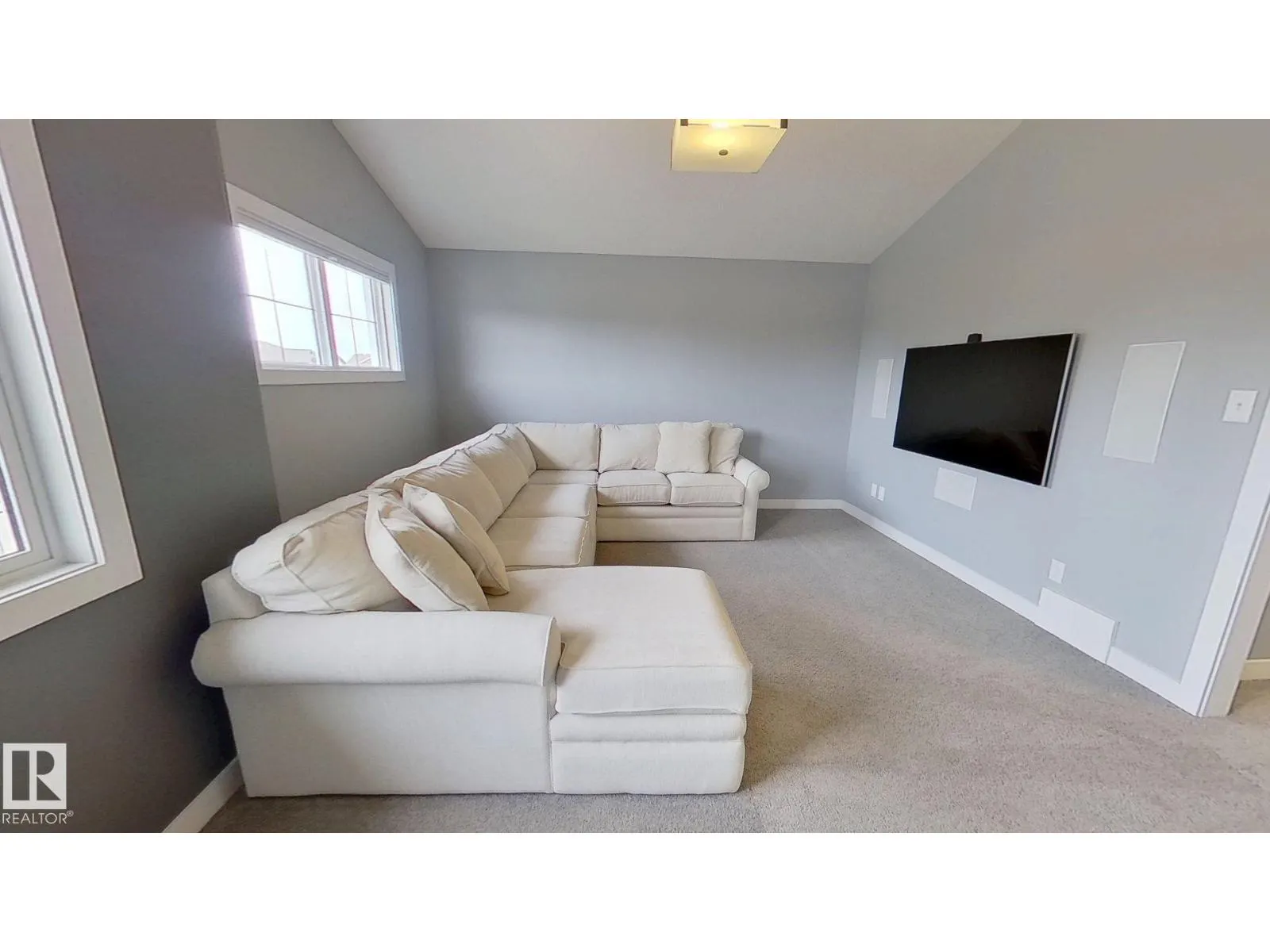 122 SUNTERRA WY