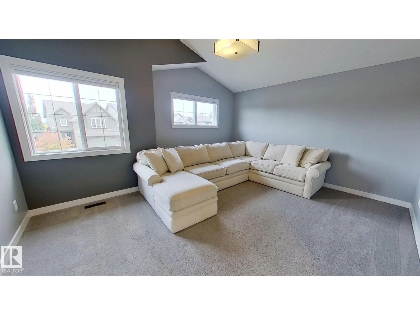 122 SUNTERRA WY
