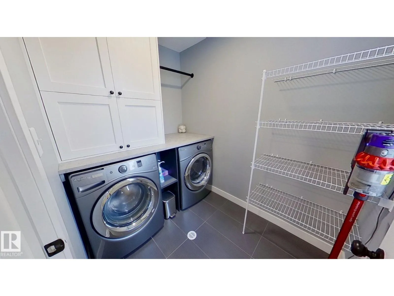 122 SUNTERRA WY