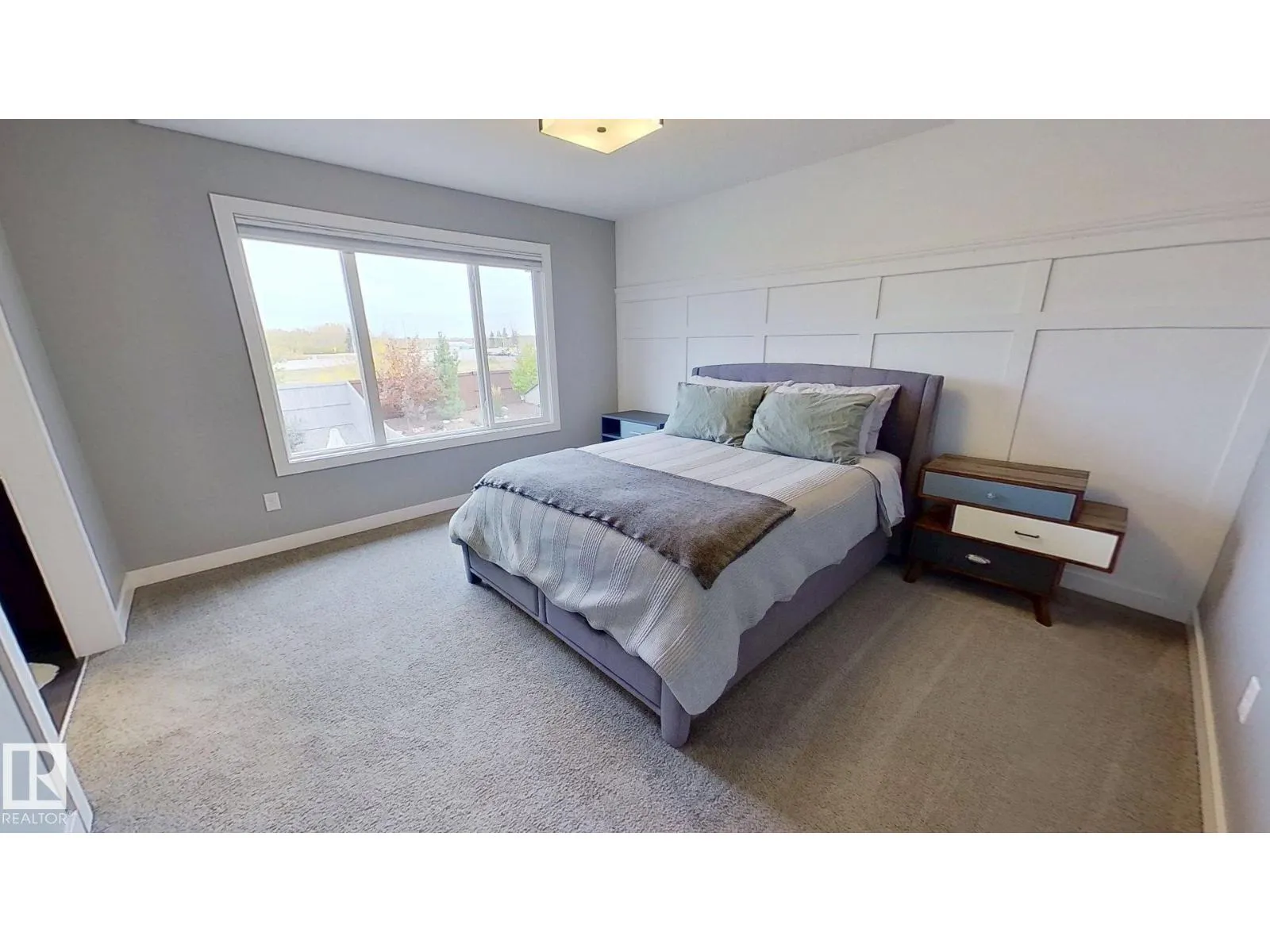 122 SUNTERRA WY