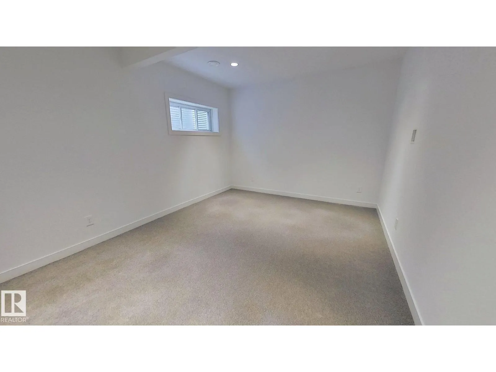 122 SUNTERRA WY