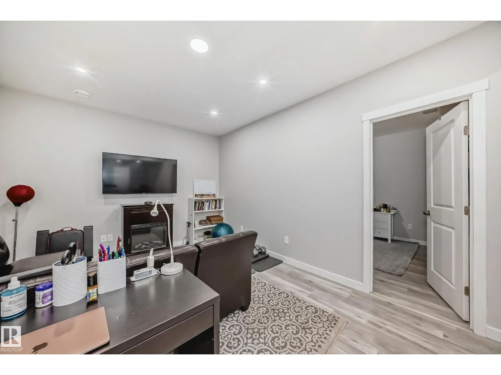 17112 64 ST NW