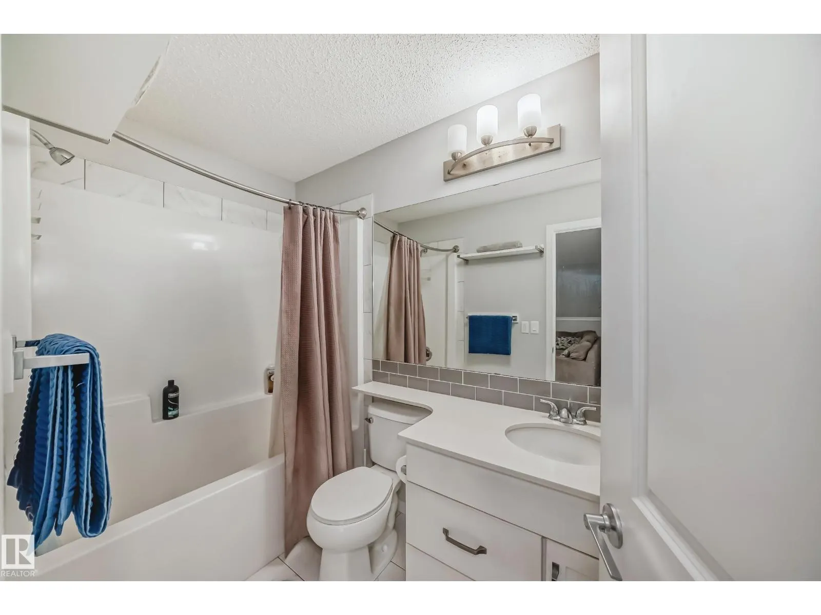 17112 64 ST NW