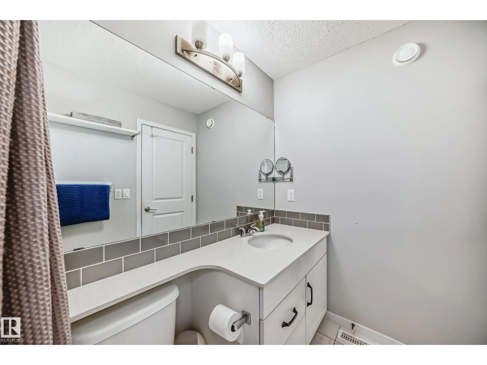 17112 64 ST NW