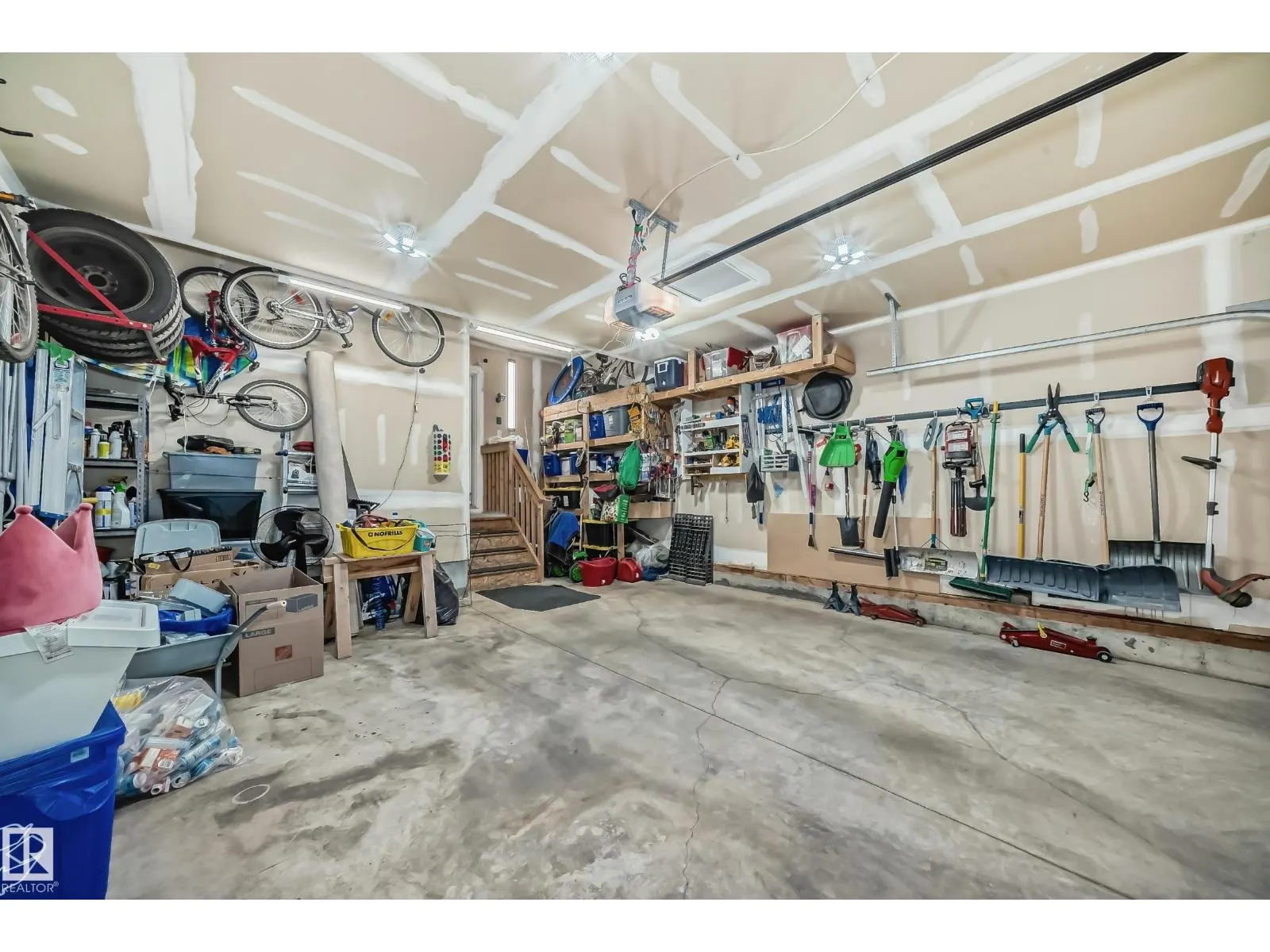 17112 64 ST NW