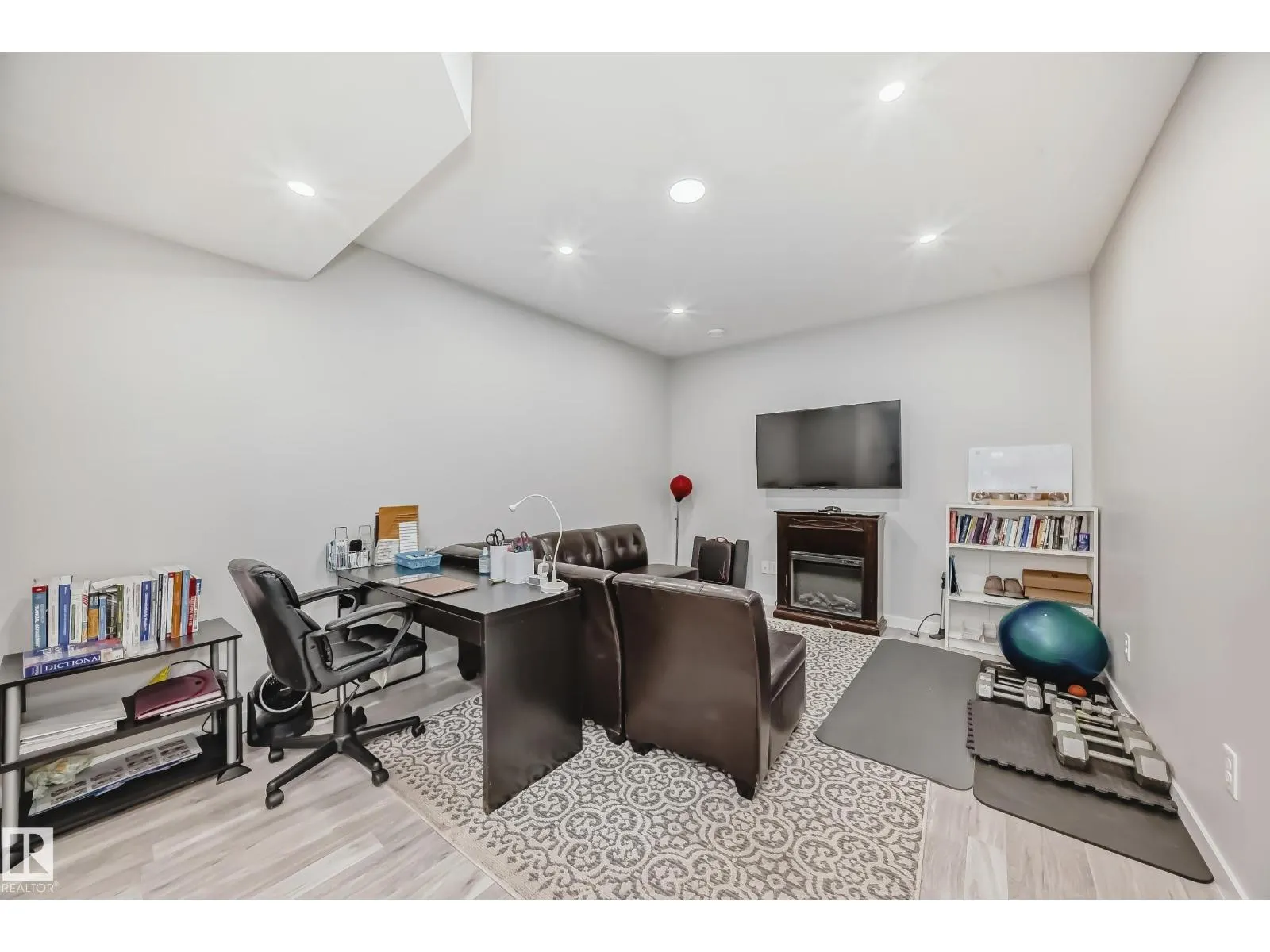 17112 64 ST NW