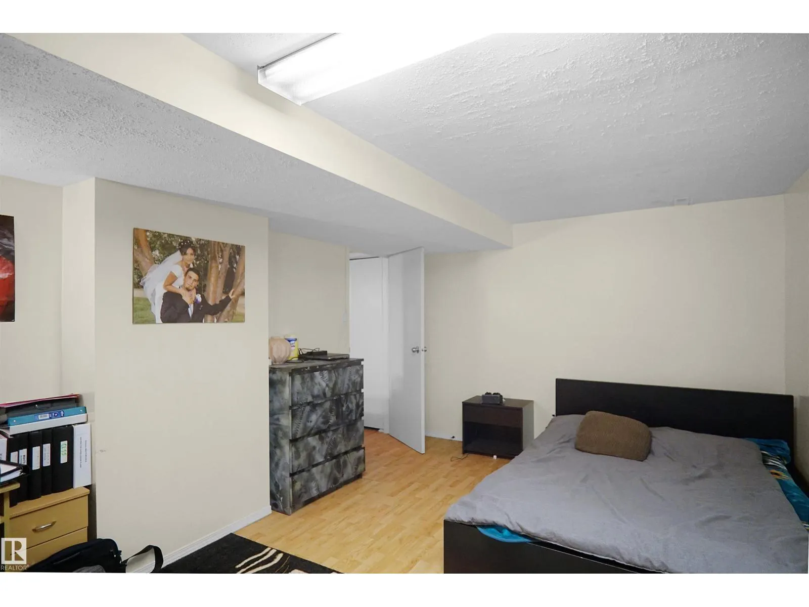 15519 70 ST NW